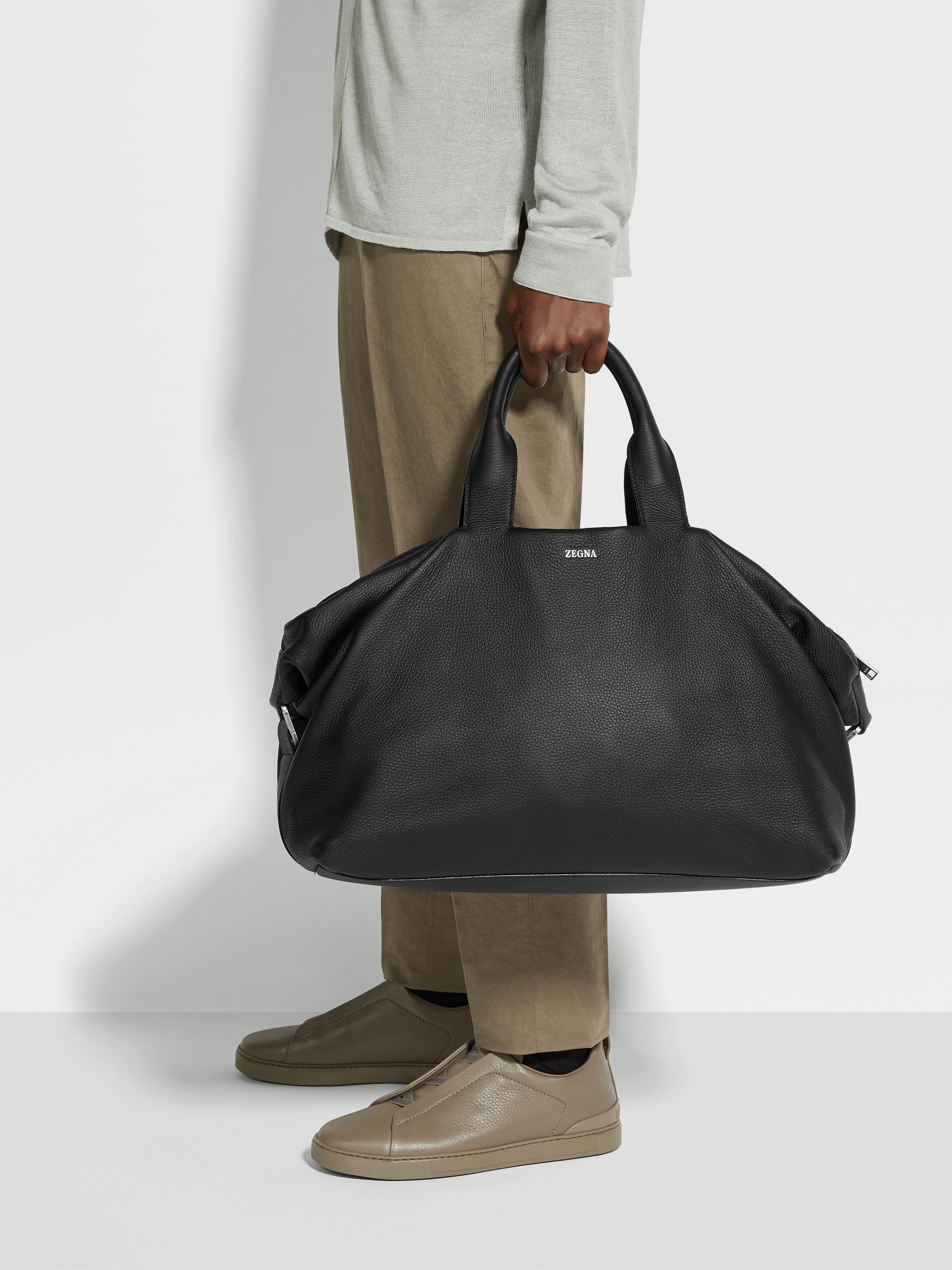 BLACK DEERSKIN HOLDALL RAGLAN - 2