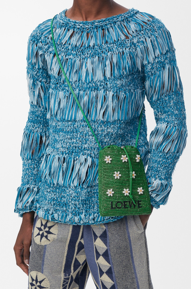 Drawstring pocket in raffia 4