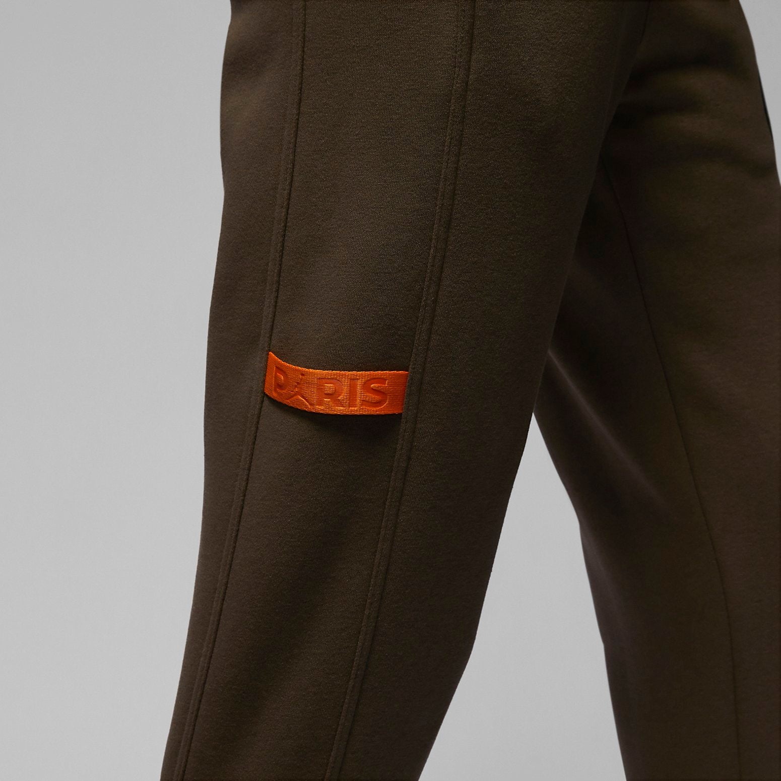 (WMNS) Air Jordan x Paris Saint-Germain Sweatpants 'Palomino' FD6998-274 - 3
