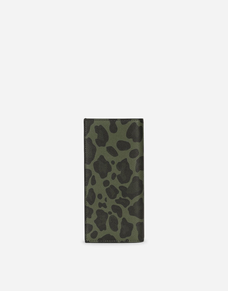 Dauphine calfskin vertical wallet with leopard print against a green background - 3