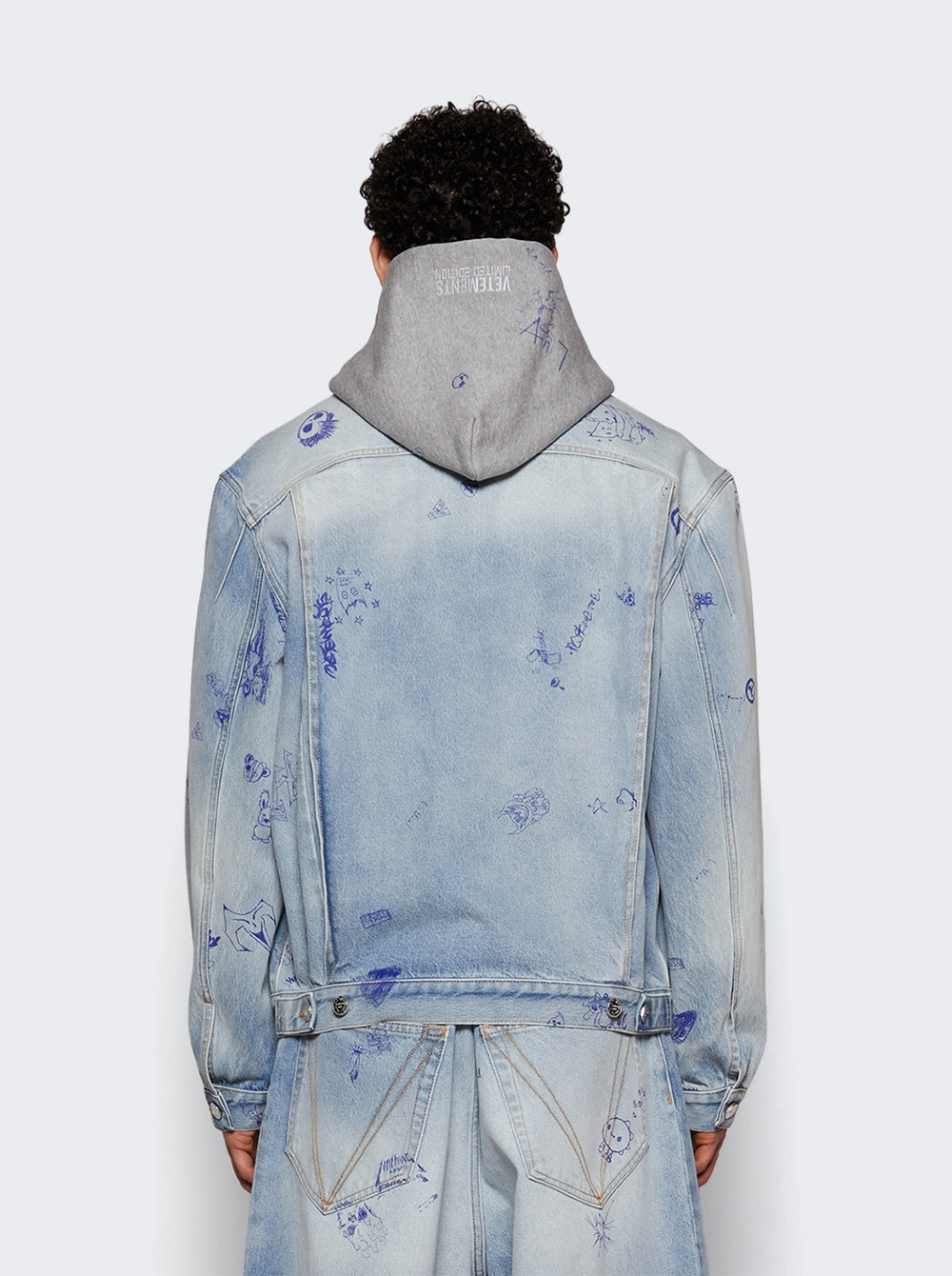 Scribbled Hooded Jacket Light Blue - 5