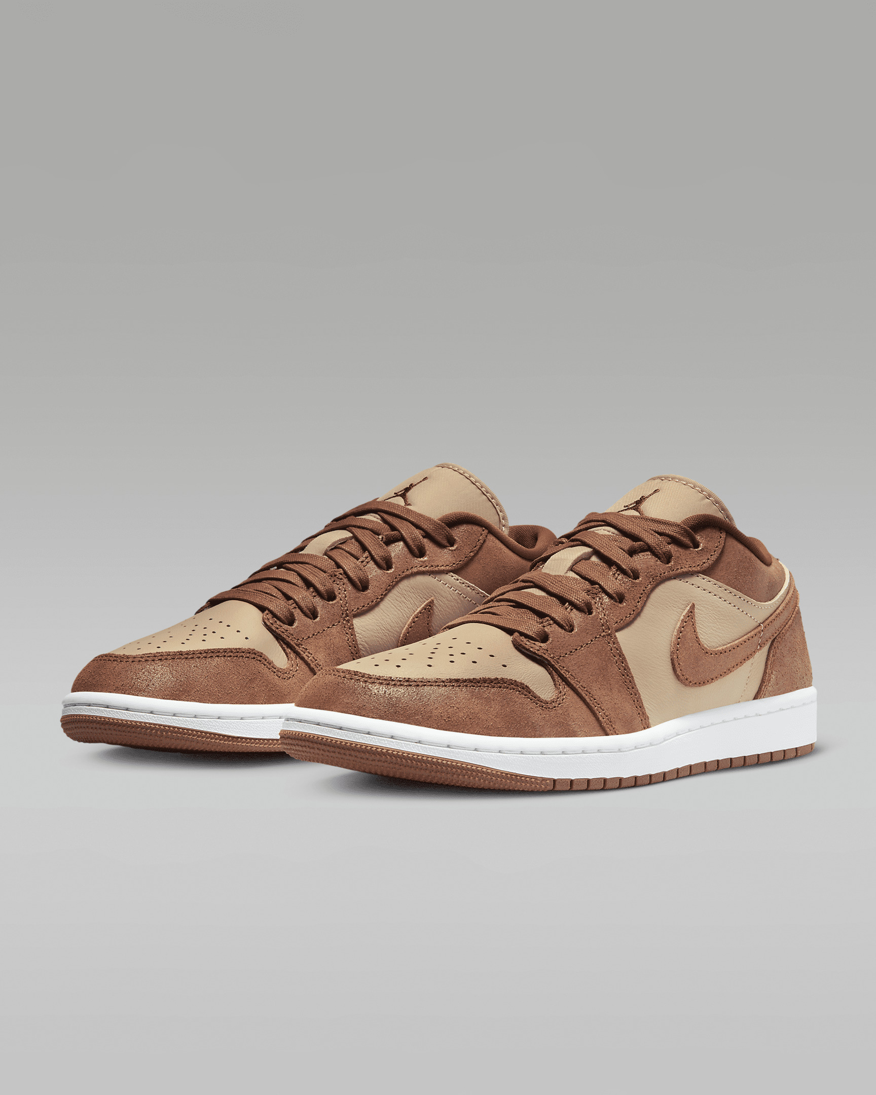 Air Jordan 1 Low SE Women's Shoes - 5