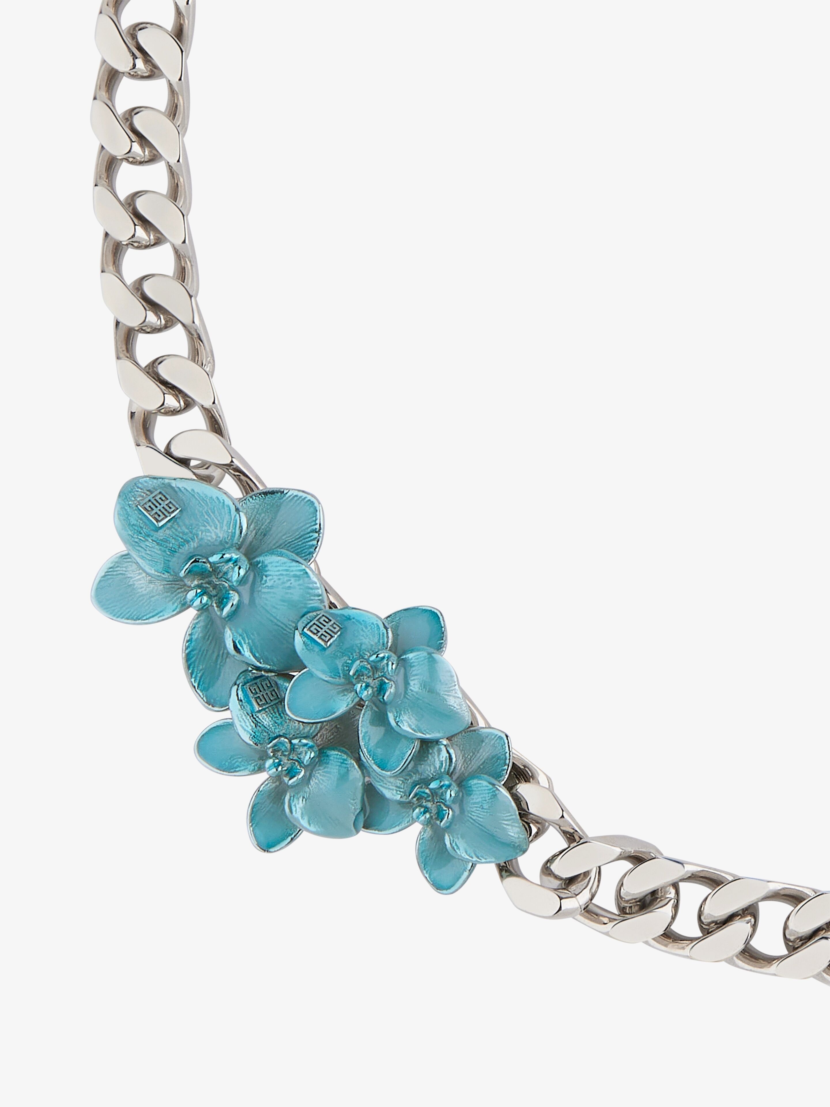 FLOWER NECKLACE IN METAL AND ENAMEL - 2