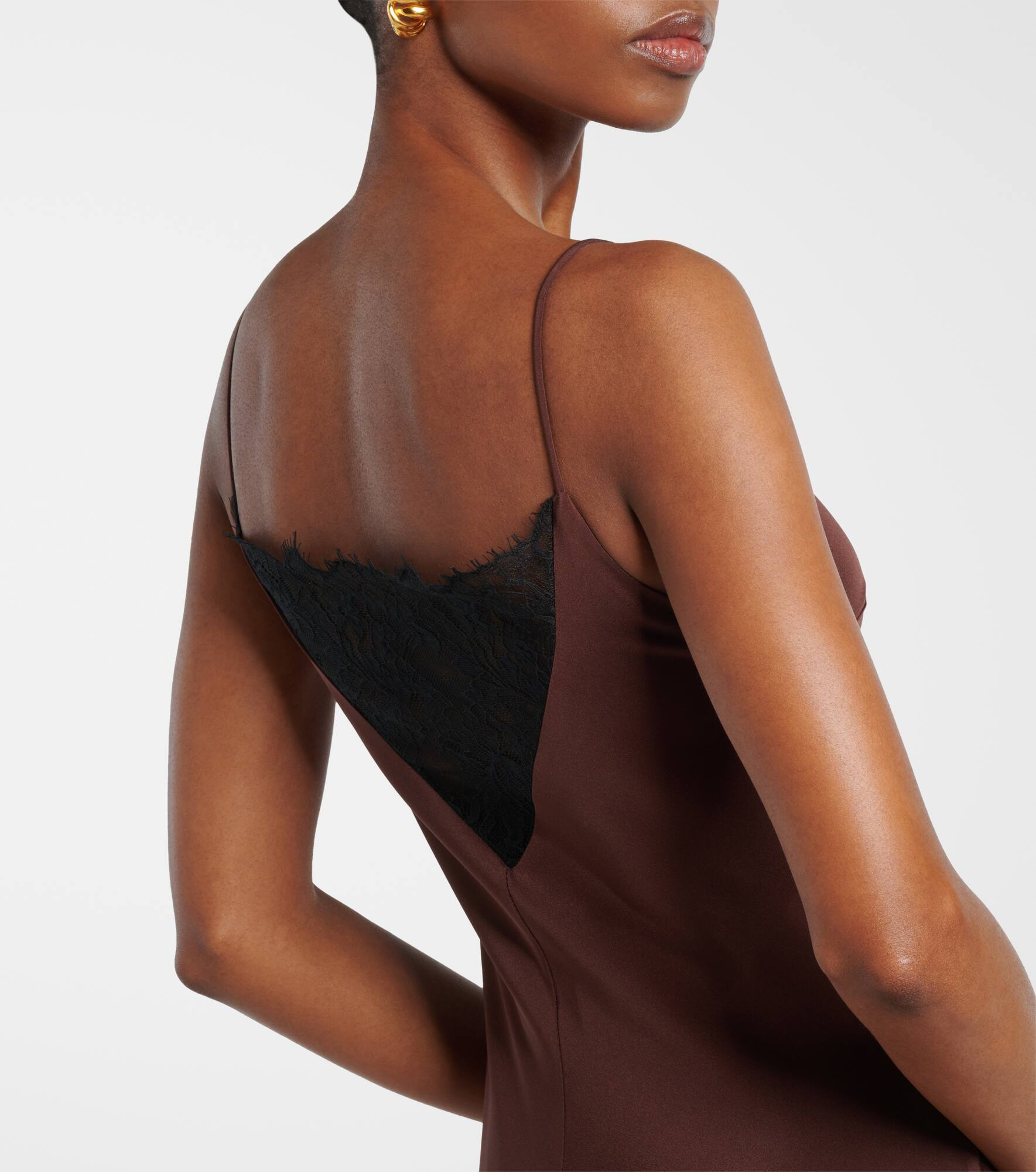 Lace-trimmed silk satin gown - 6