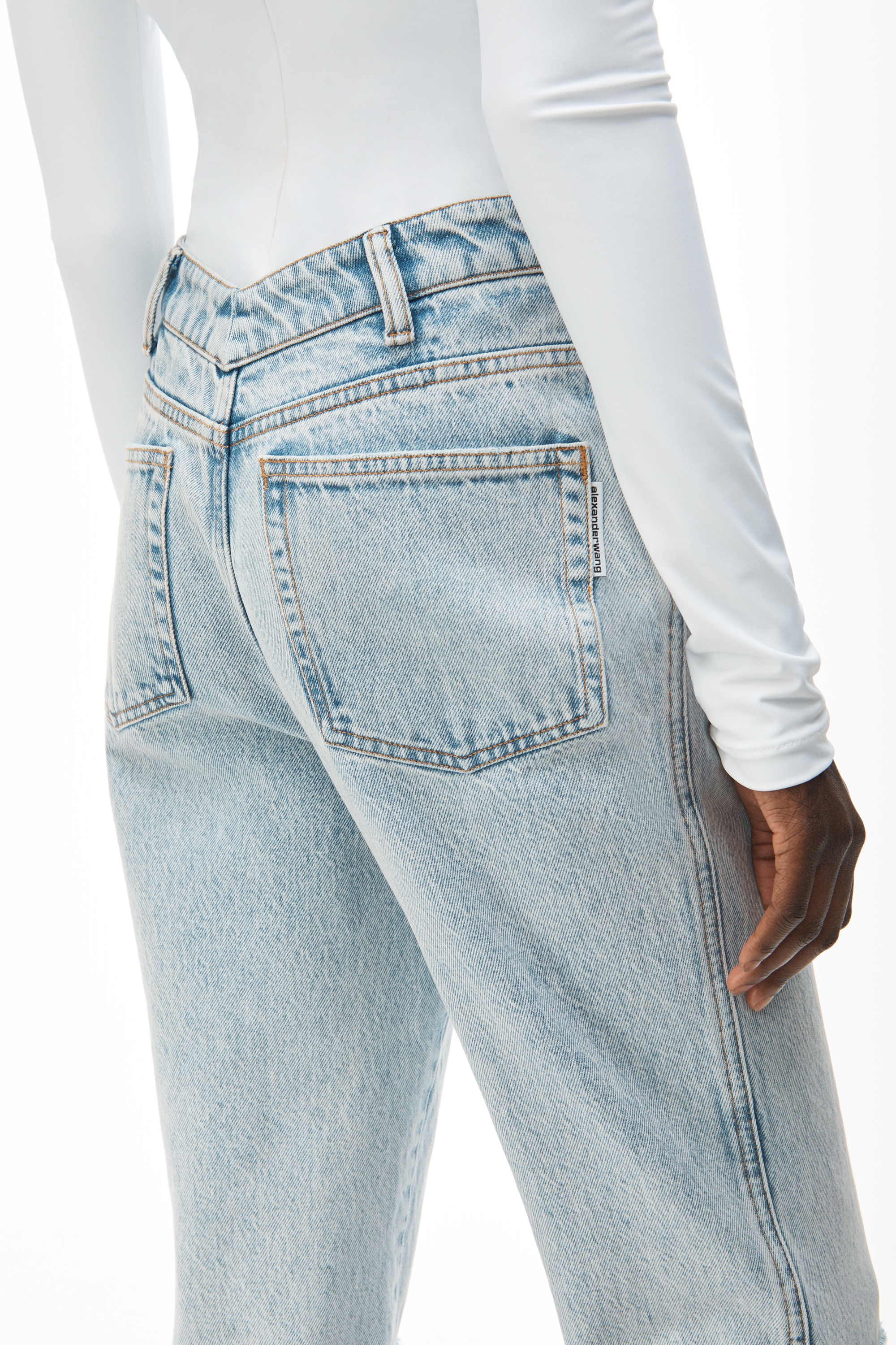 STOVEPIPE JEAN IN PEBBLE BLEACH DENIM - 3