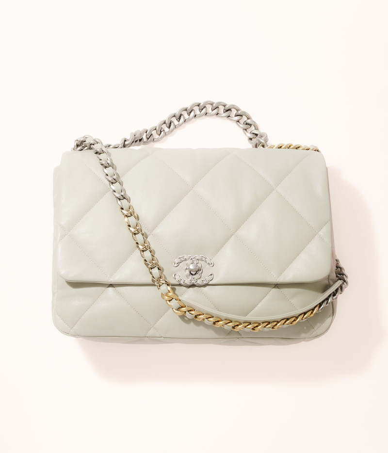 CHANEL 19 Maxi Handbag 1