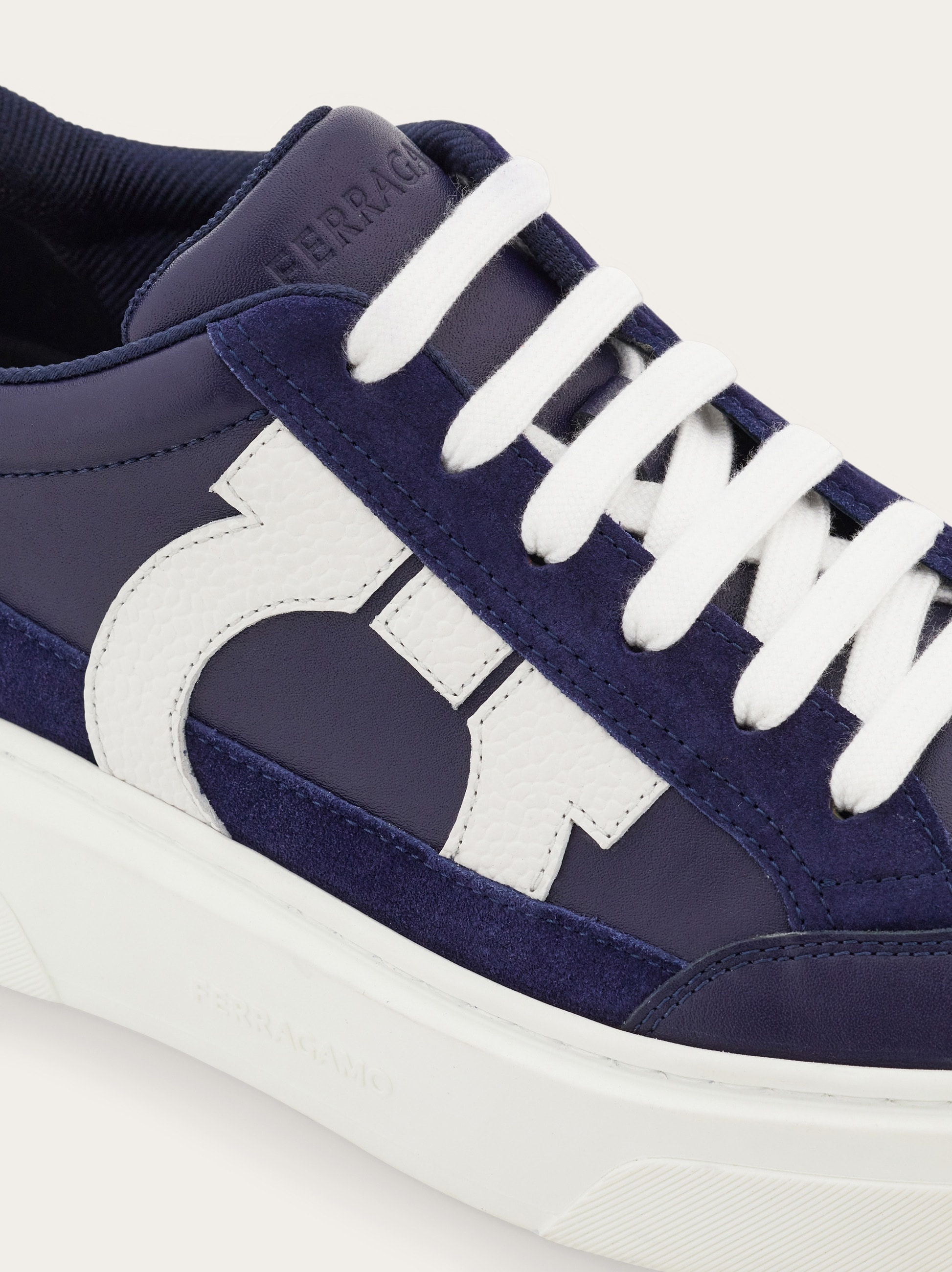 Low top sneaker with Gancini outline - 7
