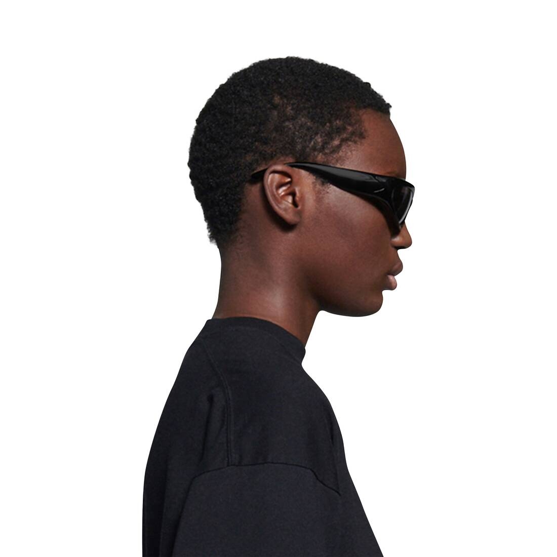Swift Oval Sunglasses in Black - 5