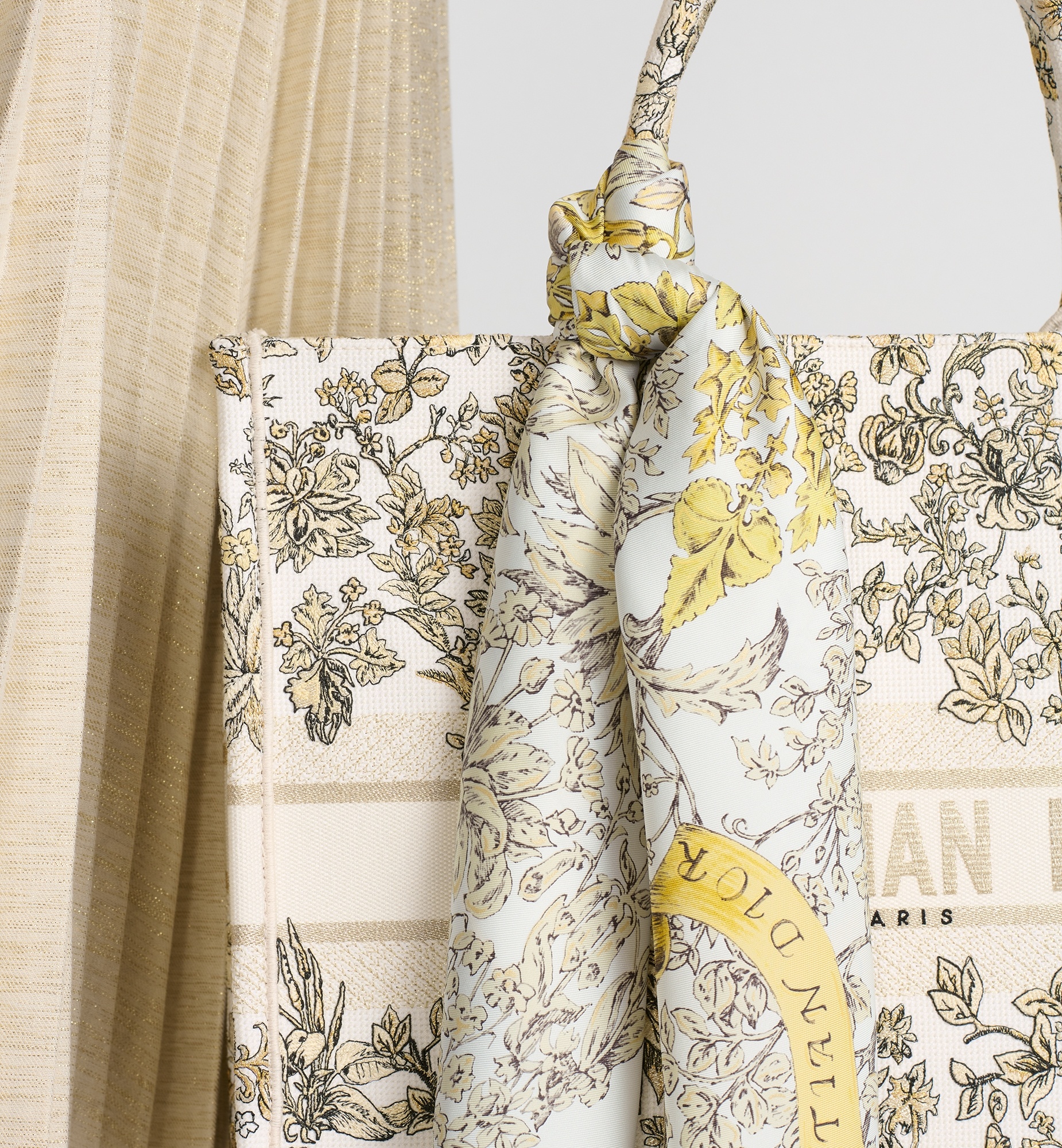 【アクセントに♪】DIOR★Around the World 90 スクエアスカーフ Dior Dior Around the World 90 Square Scarf | REVERSIBLE