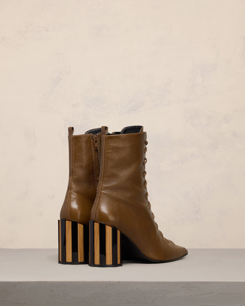 POINTED TOE LACE-UP BOOTS 4