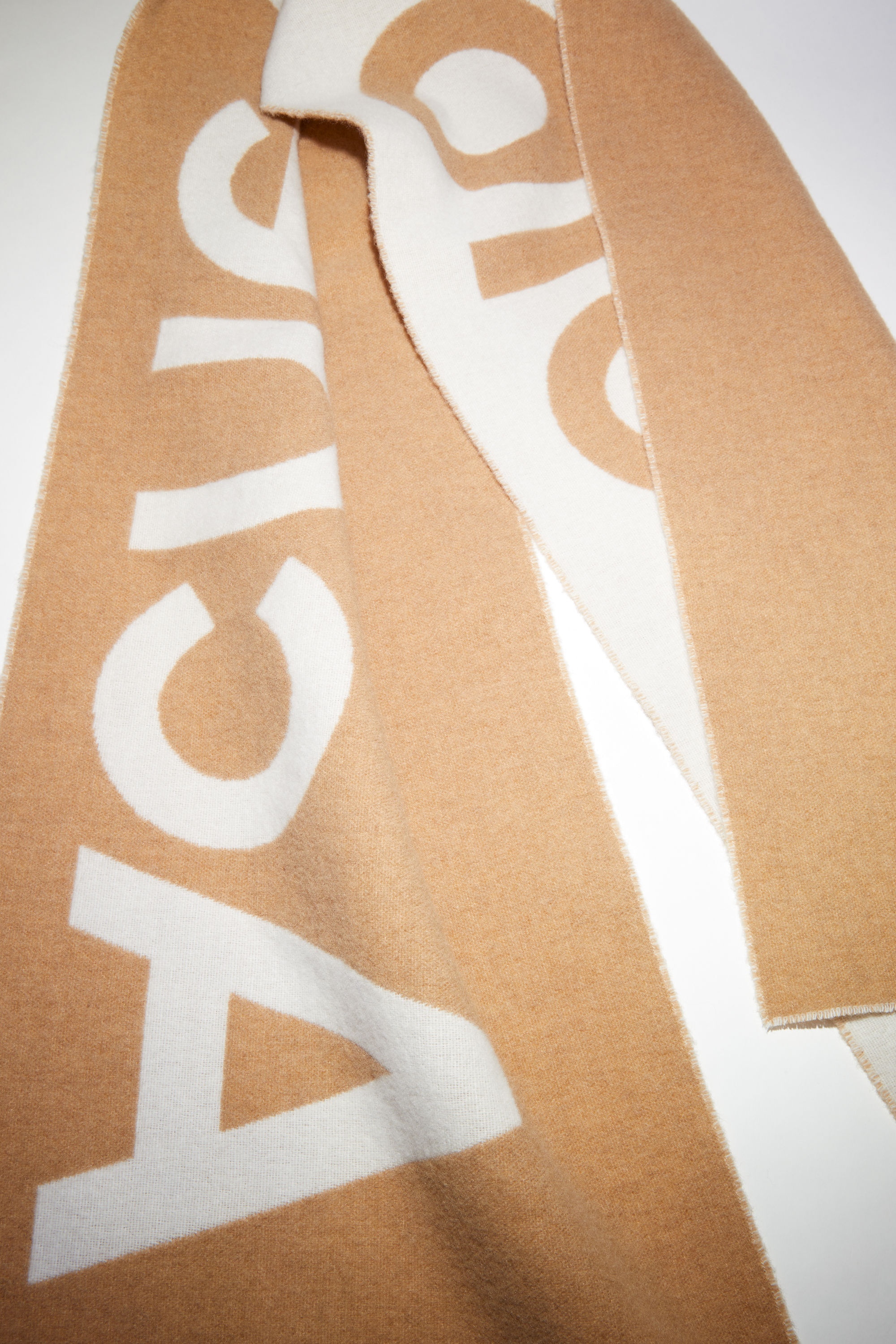 Logo jacquard scarf - Narrow - Oat beige/camel - 4