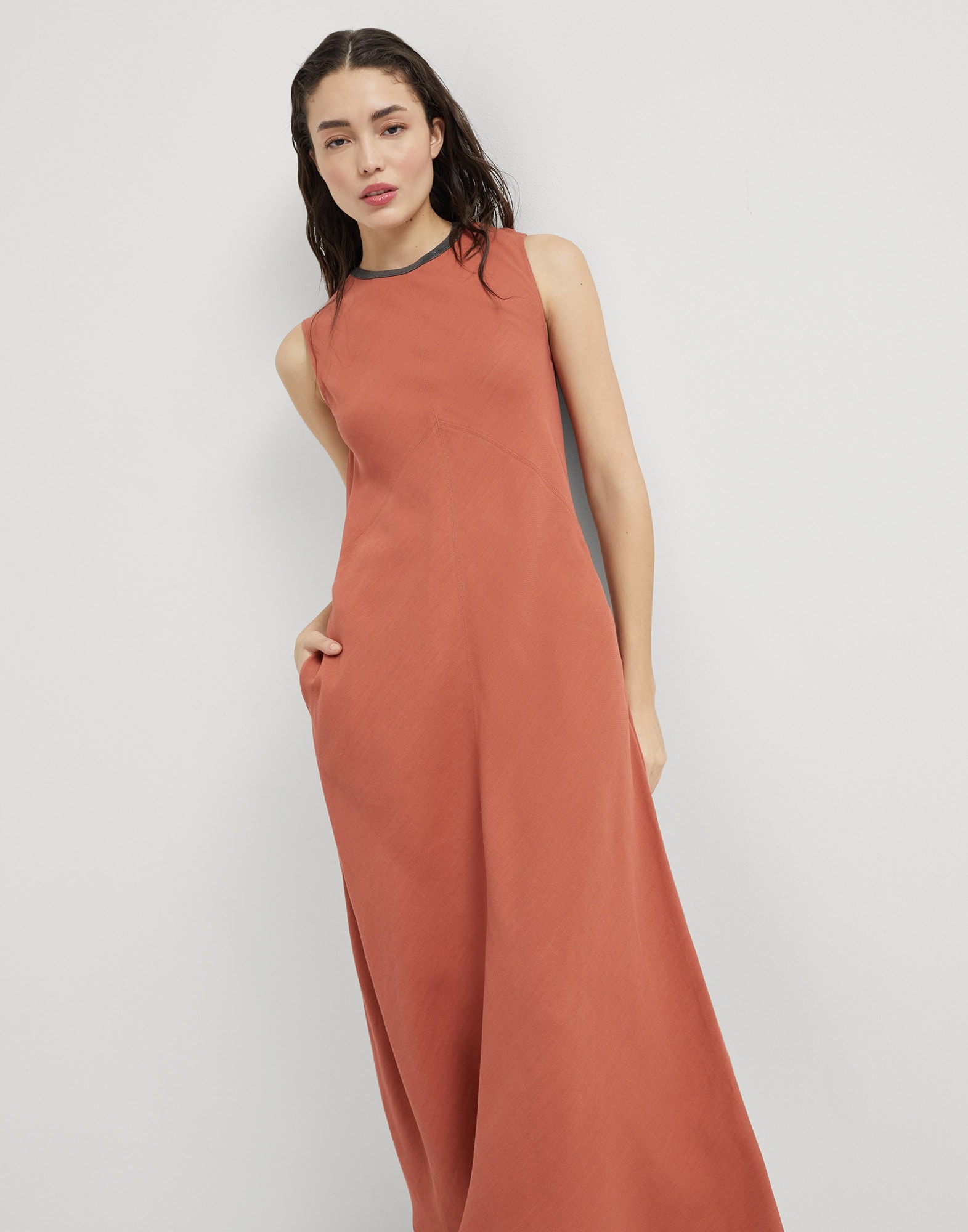 Viscose and linen fluid twill dress with precious collar - 4