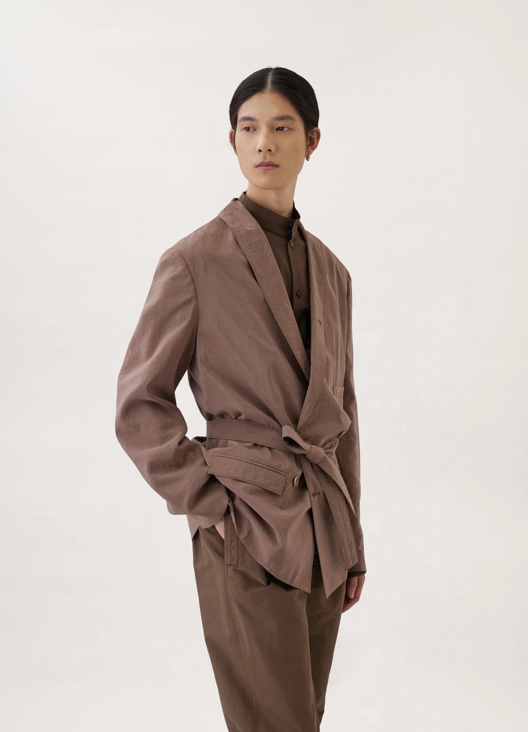 BELTED DOUBLE BREASTED JACKET
DRY SILK - 7