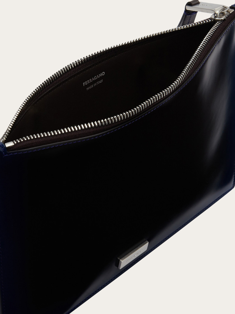 Item holder with nuanced detailing 5