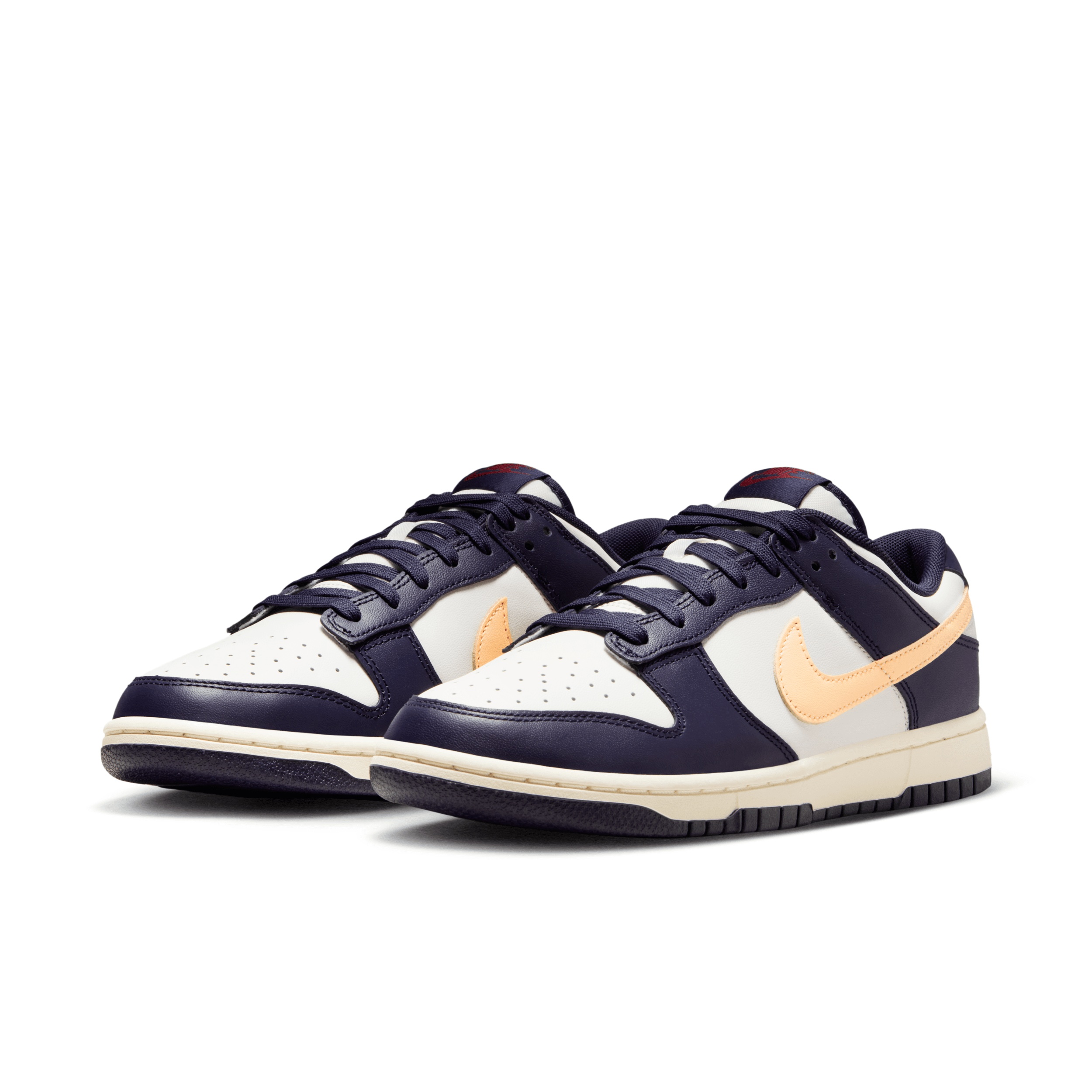 Nike Men's Dunk Low Retro Shoes - 5