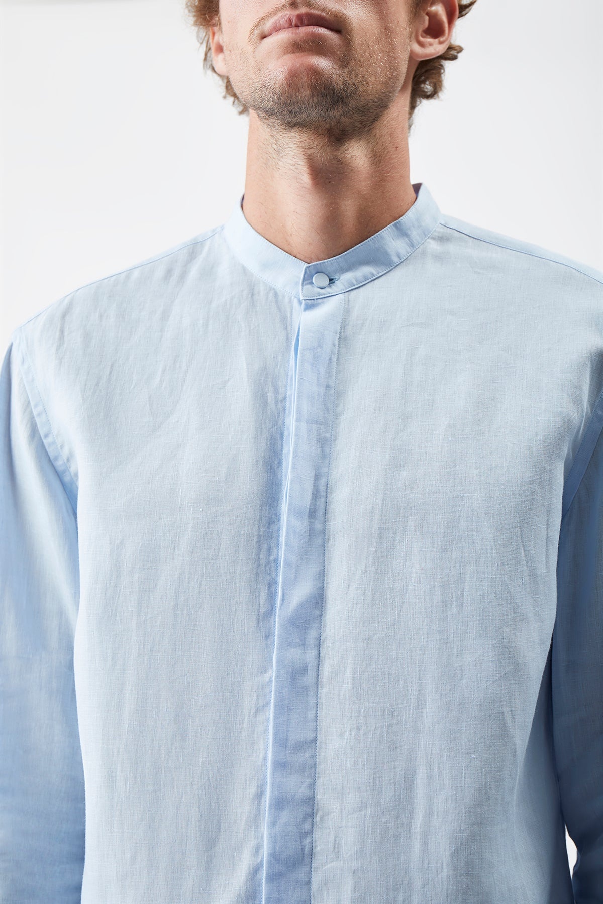 Ollie Shirt in Light Blue Linen - 5