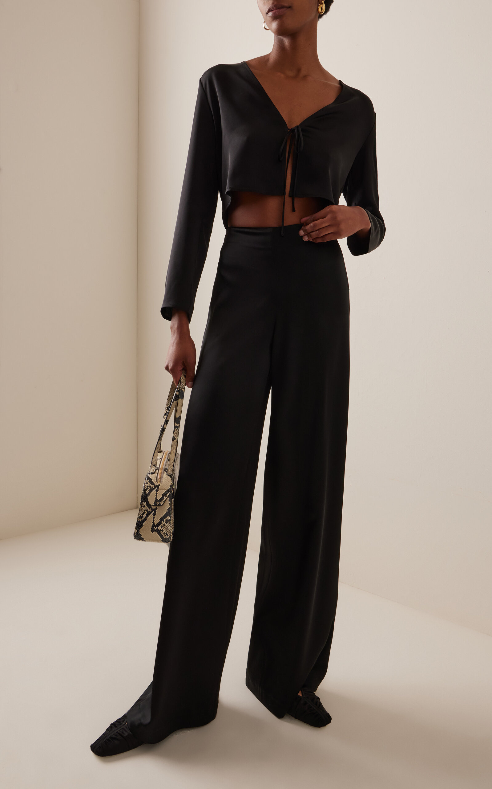 Barb Cropped Satin Top black - 2