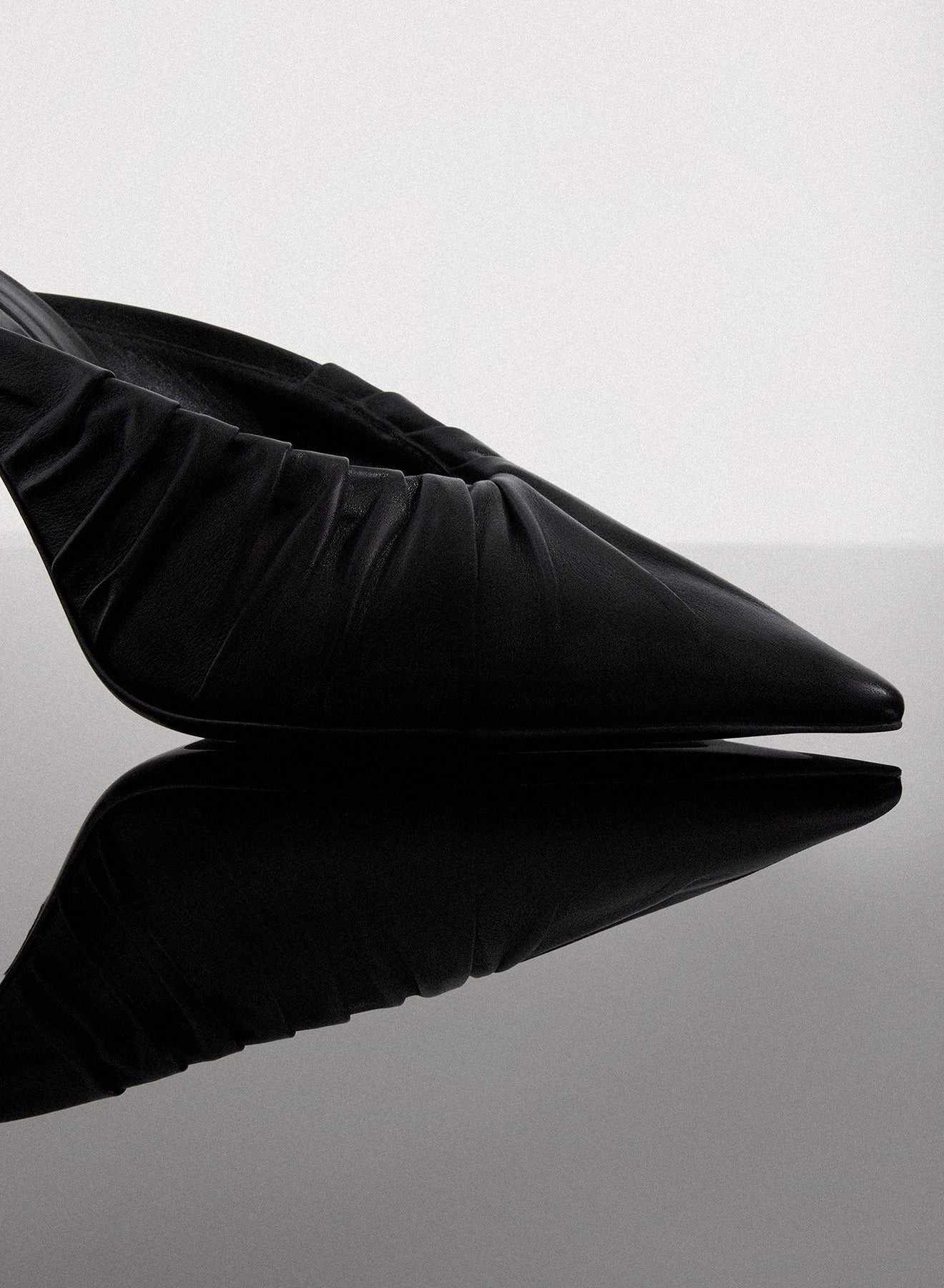 black draped Fang 95 mules - 3