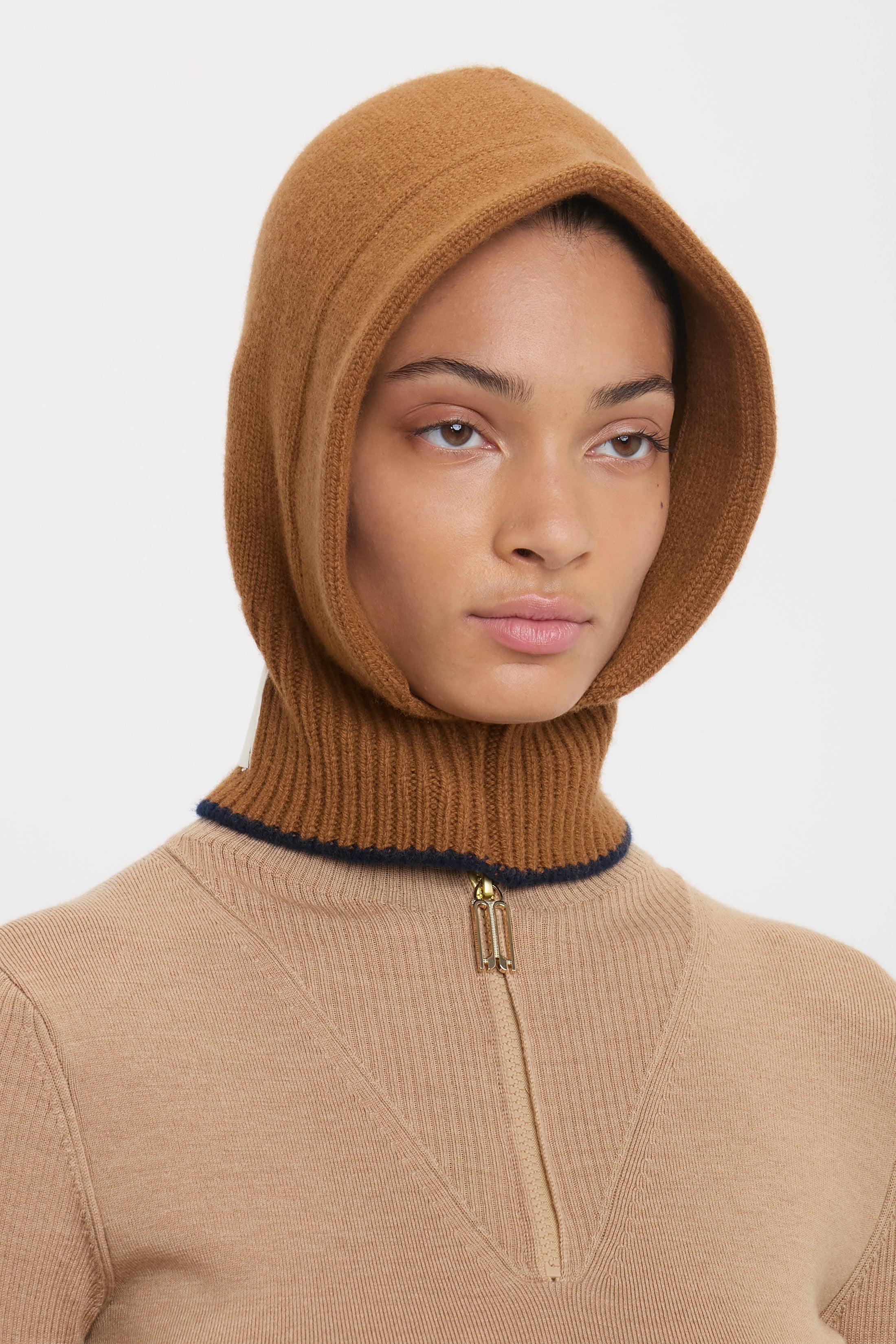 Knitted Hood In Camel-Navy - 2