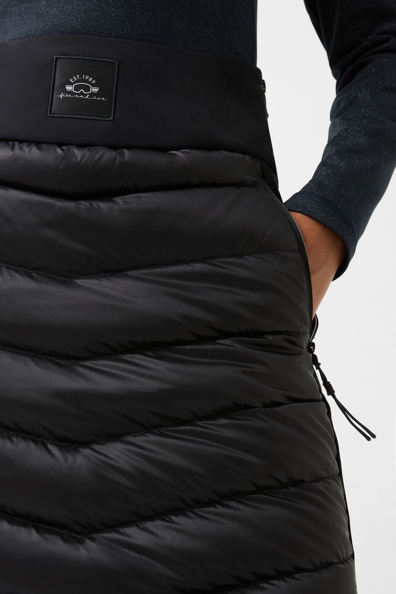 Marei quilted skirt in Black 5