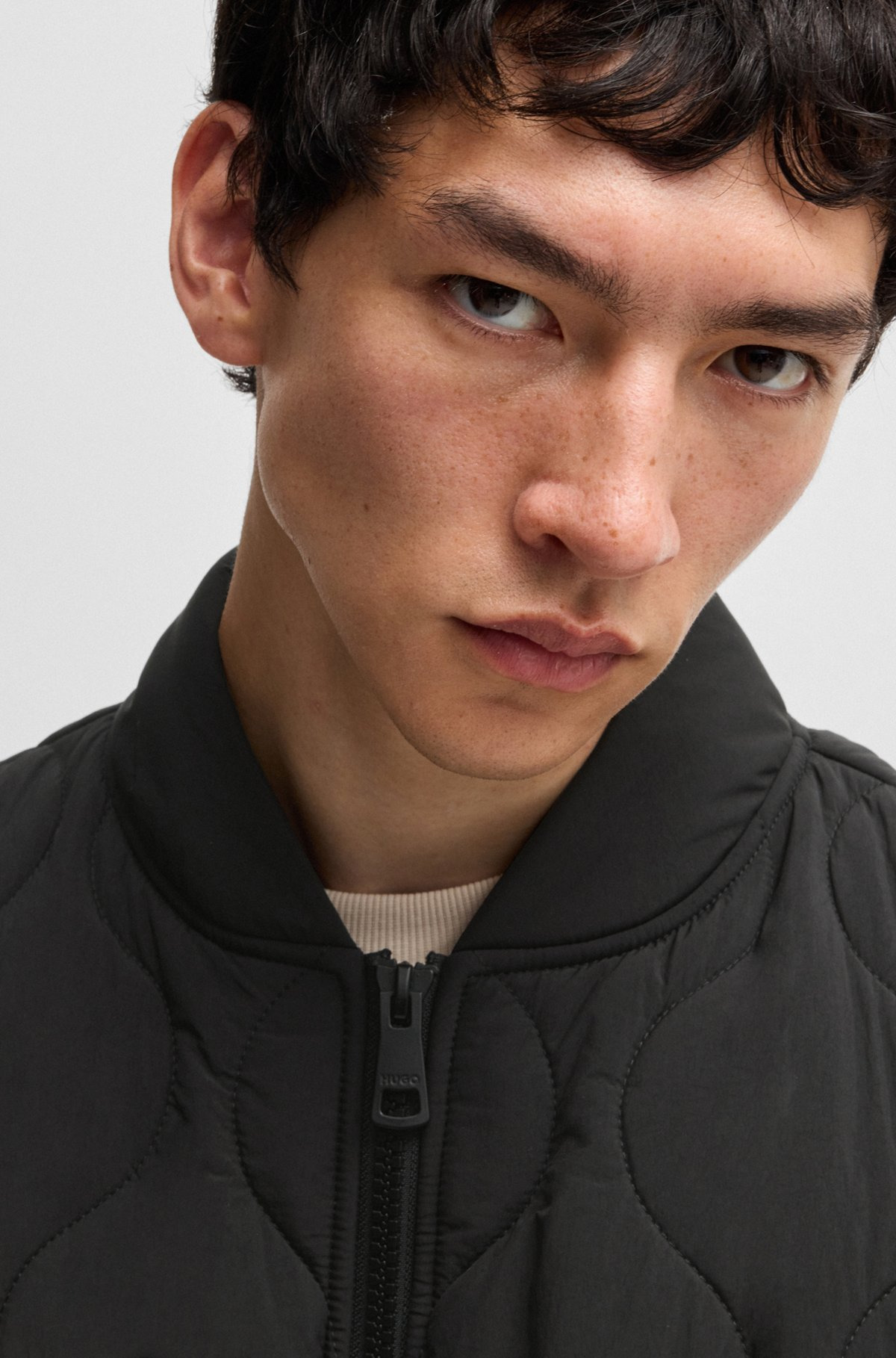 WATER-REPELLENT QUILTED JACKET WITH LOGO BADGE - 5