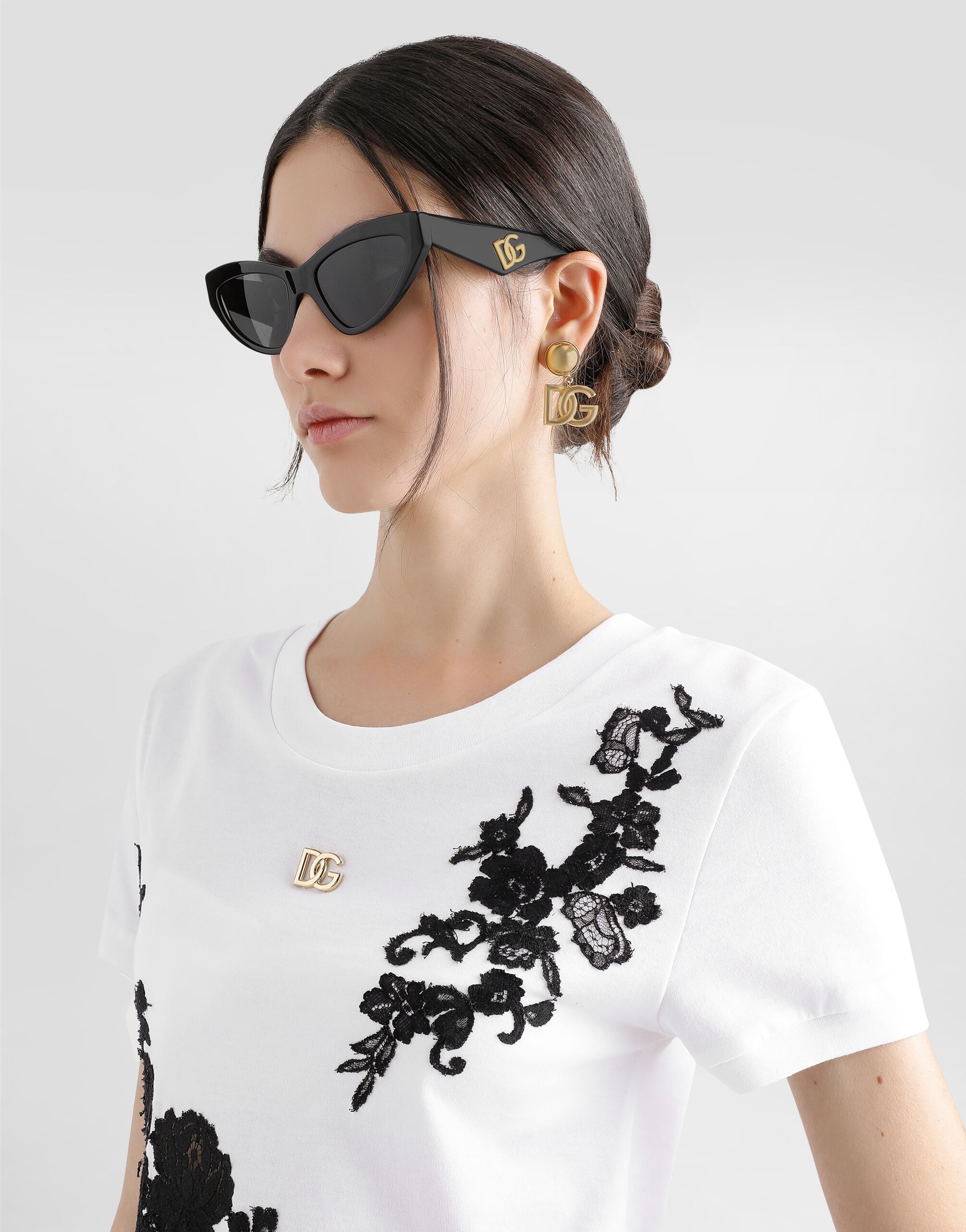 Jersey T-shirt with DG logo pin and lace details - 5