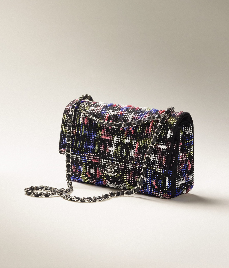 CHANEL Classic Handbag outlook