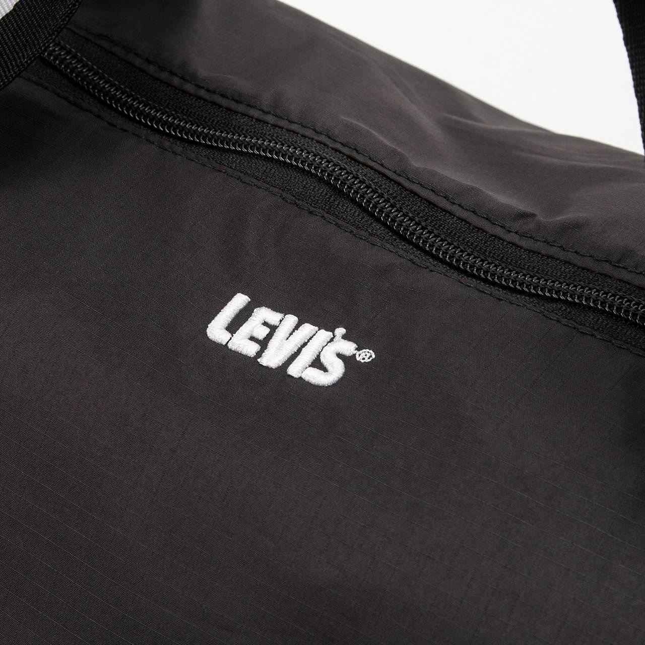 GOLD TAB™ DAYTRIP DUFFLE - 3