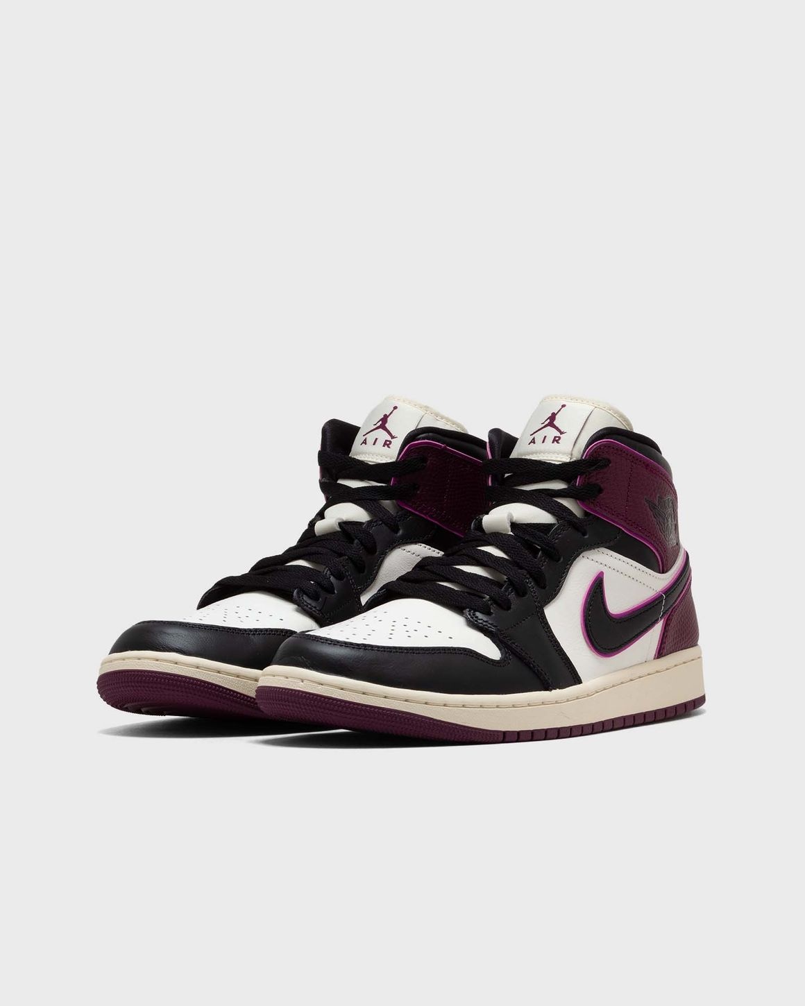 WMNS AIR JORDAN 1 MID SE - 2