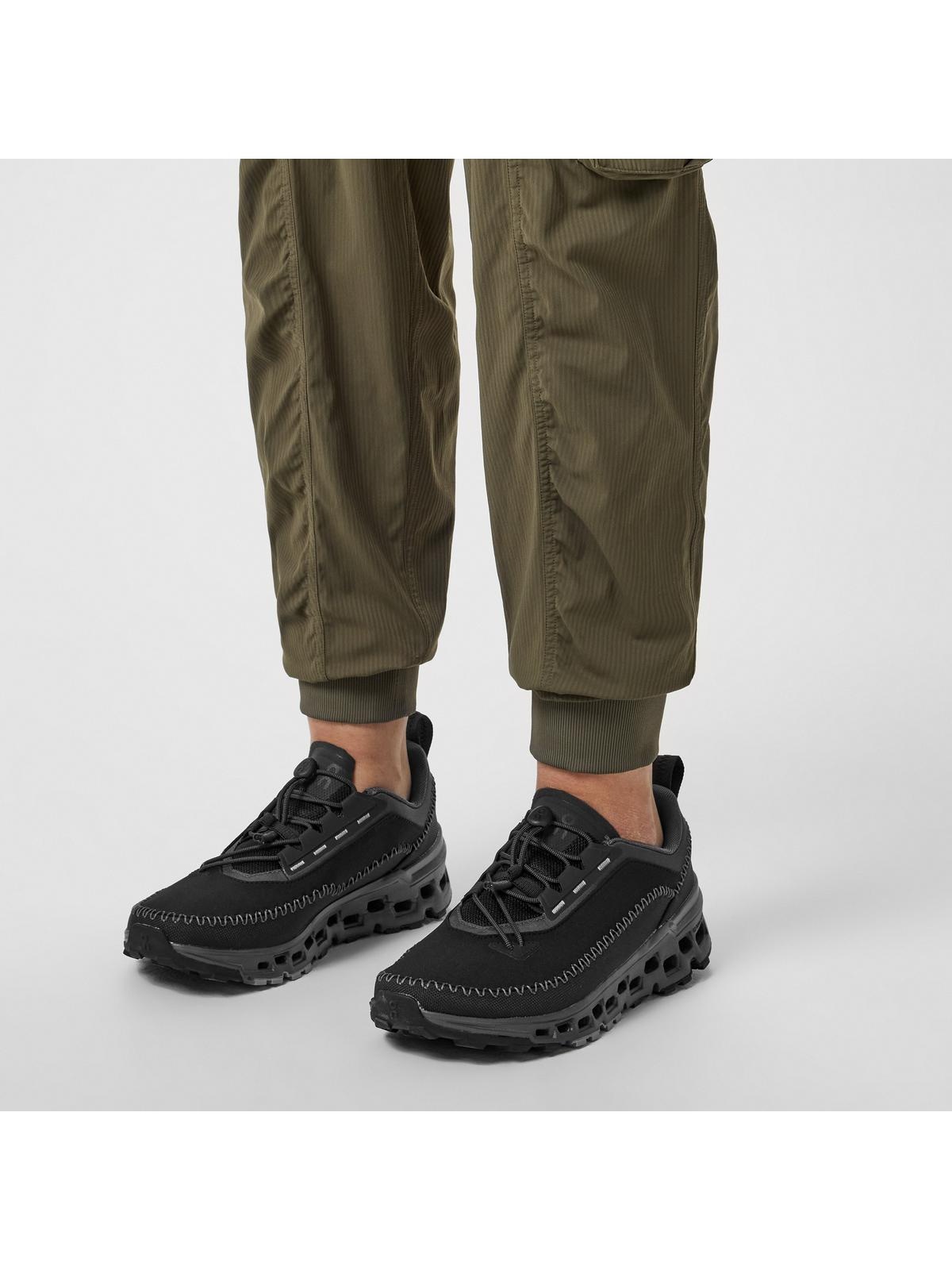 On CLOUDAWAY 2 RUNNING SHOES | cruisefashion | REVERSIBLE