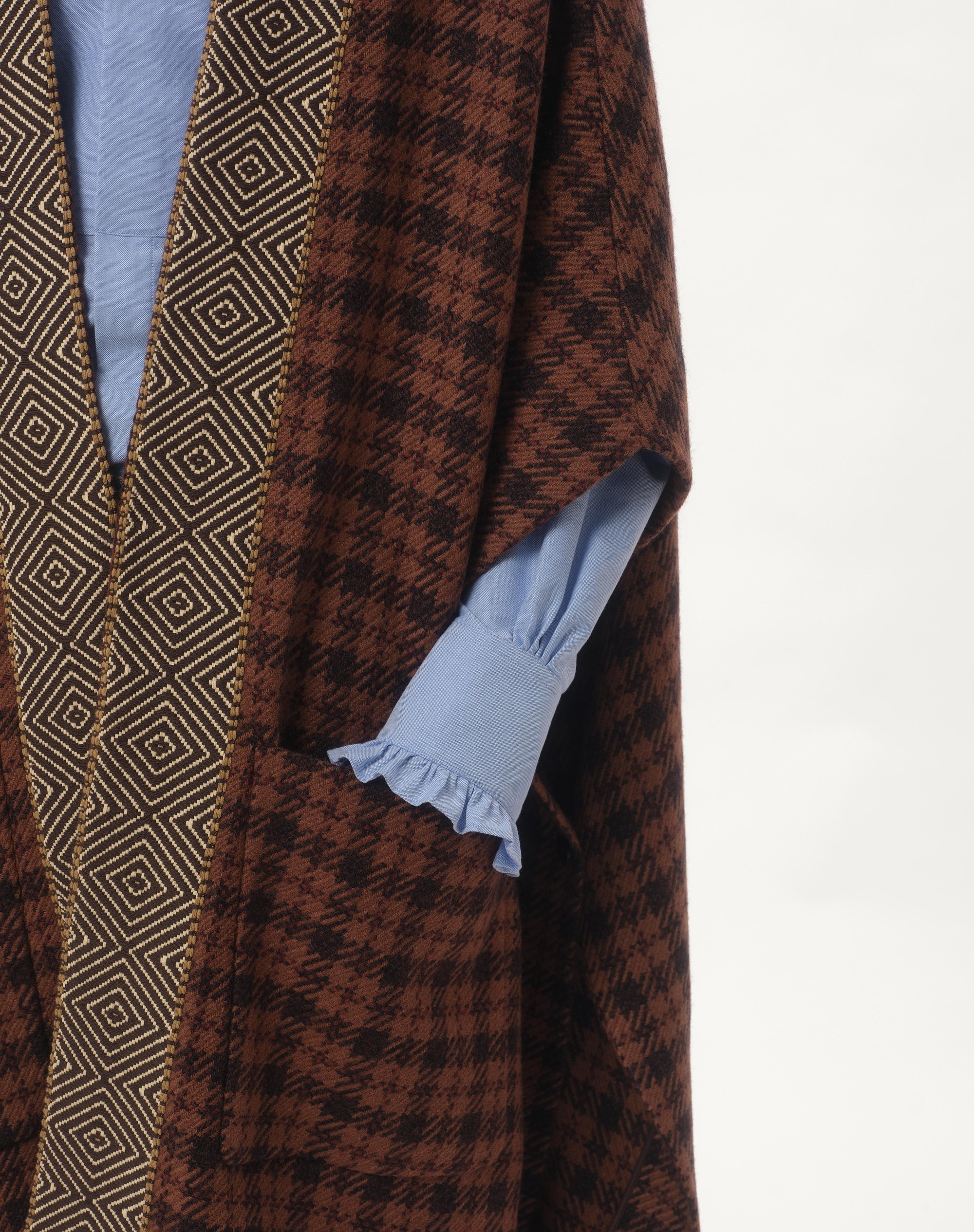 WOOL CAPE WITH JACQUARD TRIM AND TASSELS ON THE HEM - 4