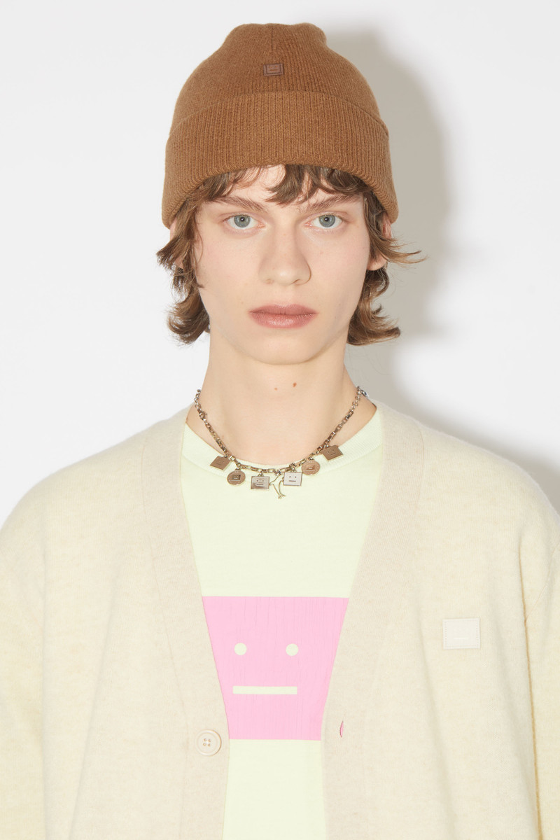 Micro face patch beanie - Toffee brown 3