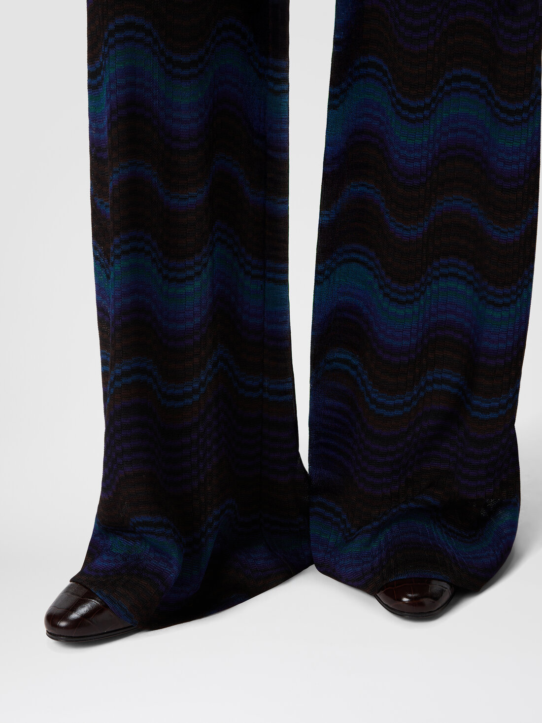 Palazzo trousers with wave pattern - 4