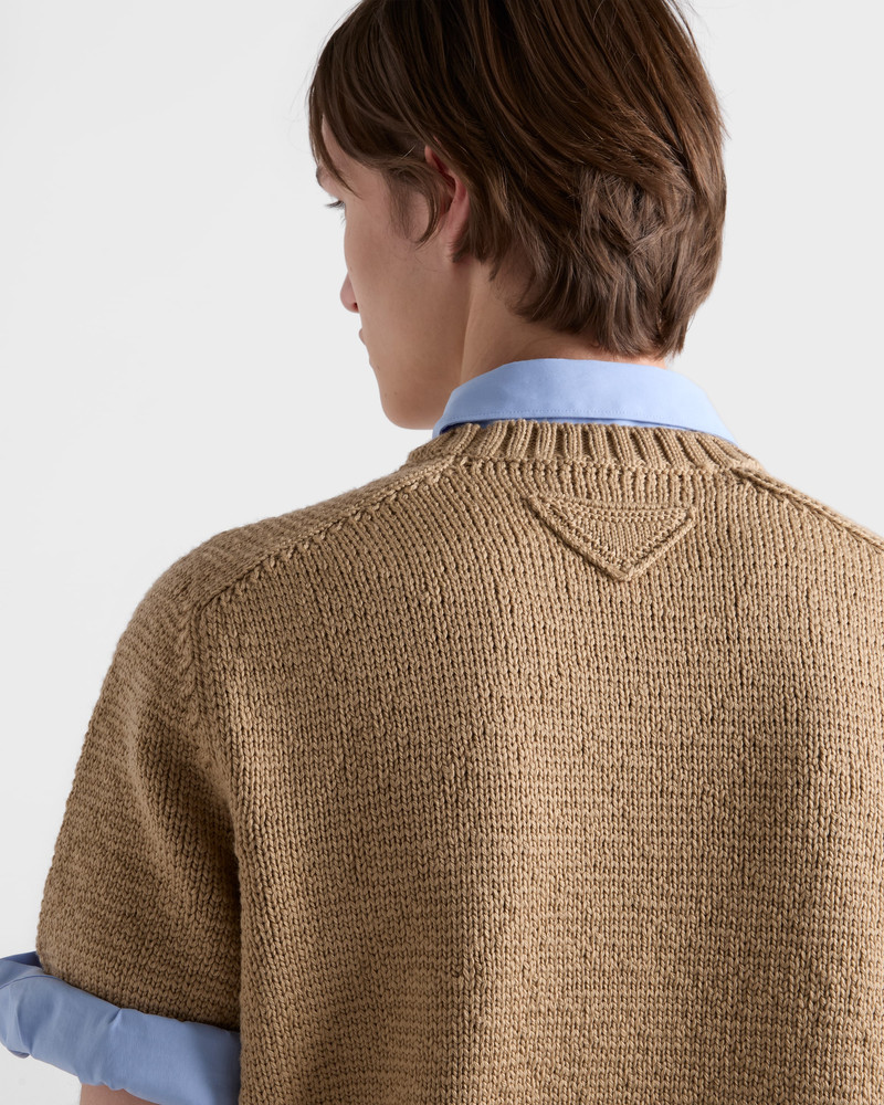 Short-sleeved wool sweater 6