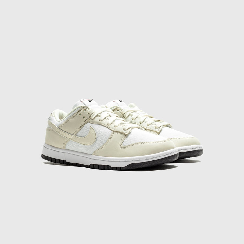 Nike WMNS DUNK LOW LX "COCONUT MILK" outlook
