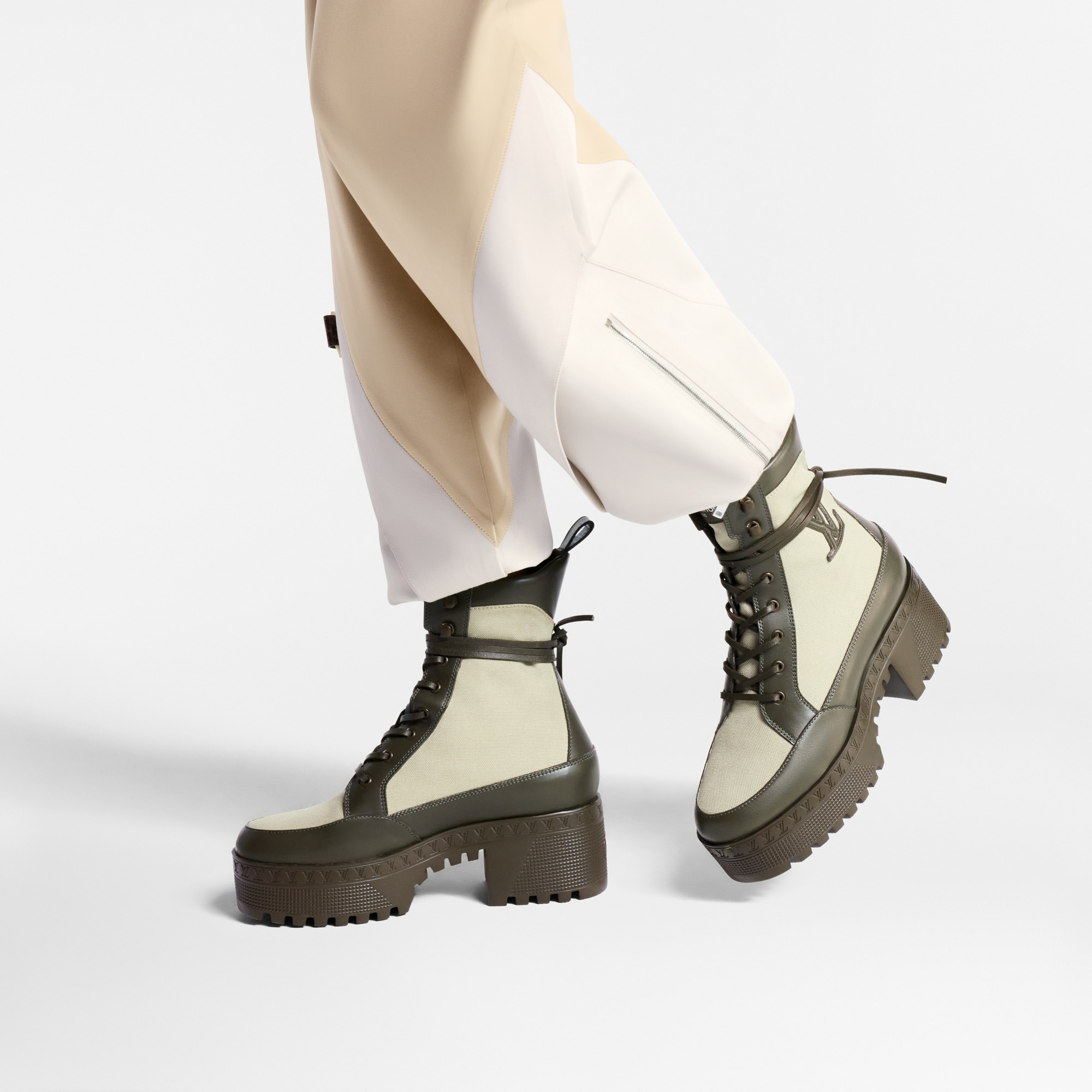 Laureate Platform Desert Boot - 5
