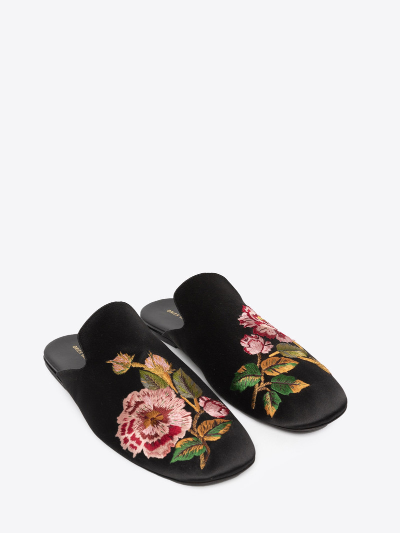 EMBROIDERED MULES 3
