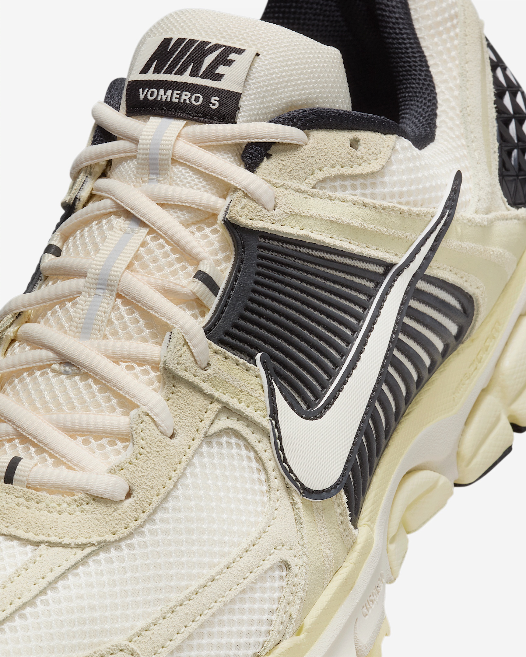 Nike Zoom Vomero 5 Men's Shoes - 7