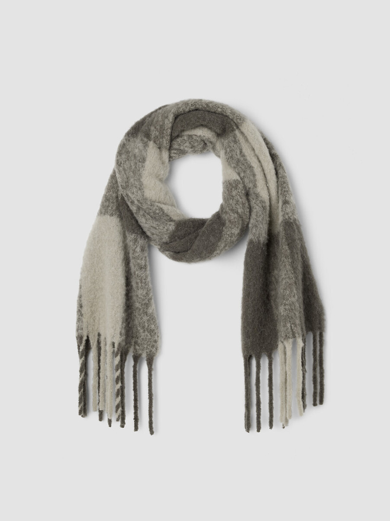 Boucle Cloud Scarf 1