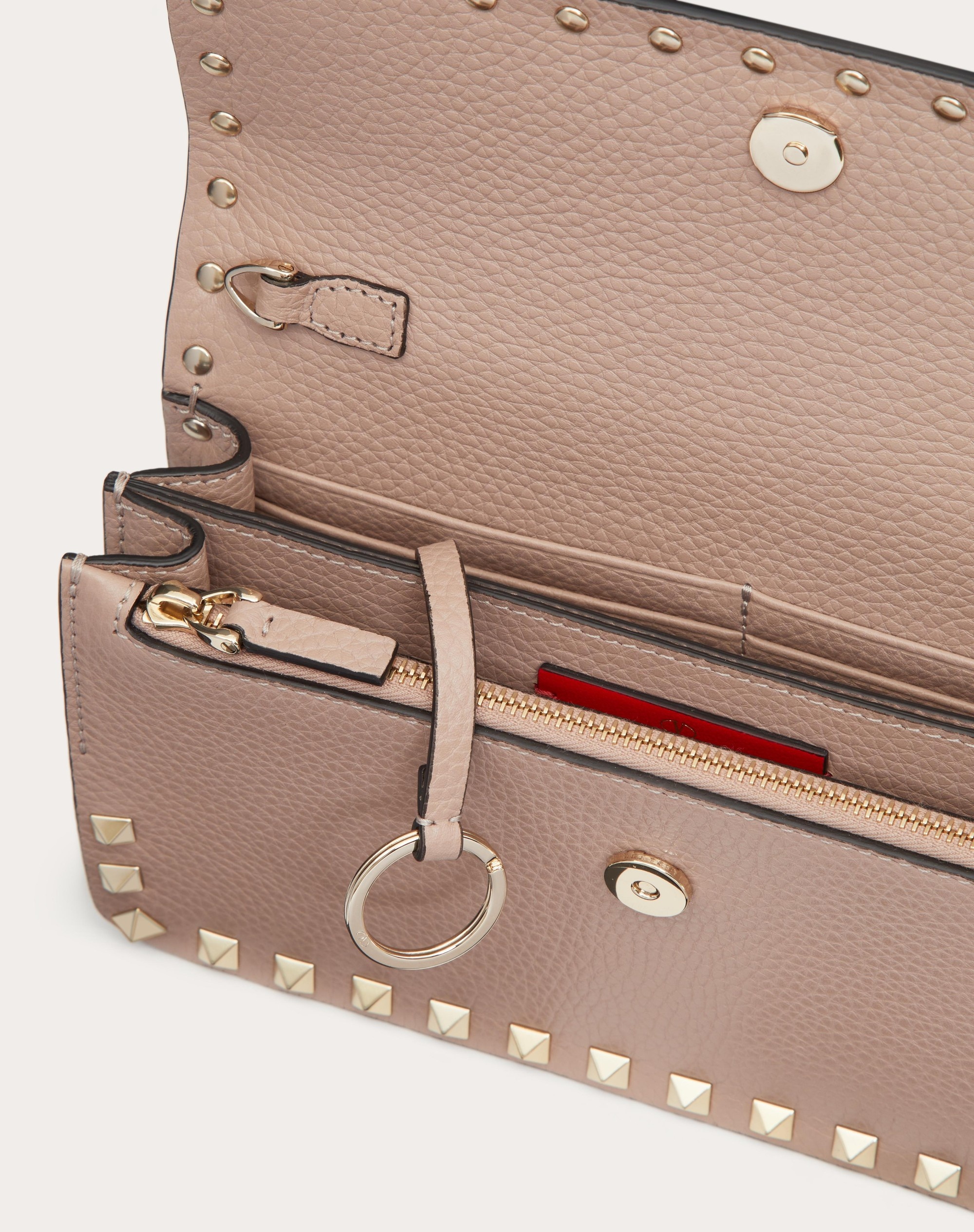 ROCKSTUD GRAINY CALFSKIN CHAIN POUCH - 6