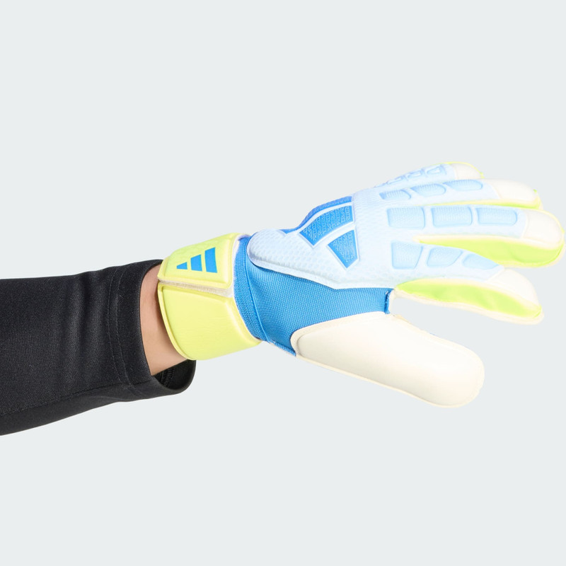PREDATOR GOALKEEPER GLOVE MATCH FINGERSAVE 4