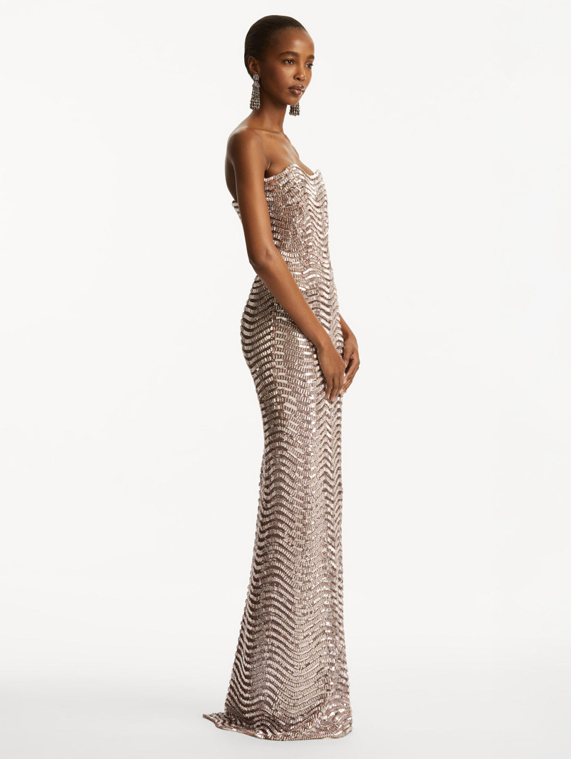Strapless Wave 자수 Tulle Gown 4