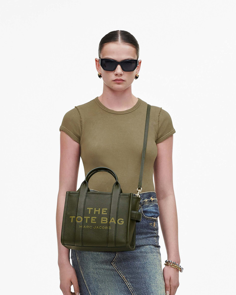 Marc Jacobs THE LEATHER SMALL TOTE BAG outlook