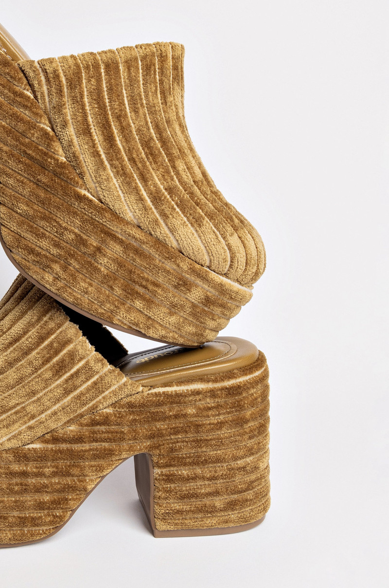 Larroudé Miso Platform Clog In Latte Velvet outlook