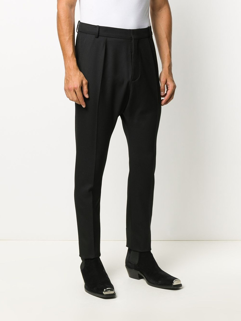 drop-crotch trousers 3