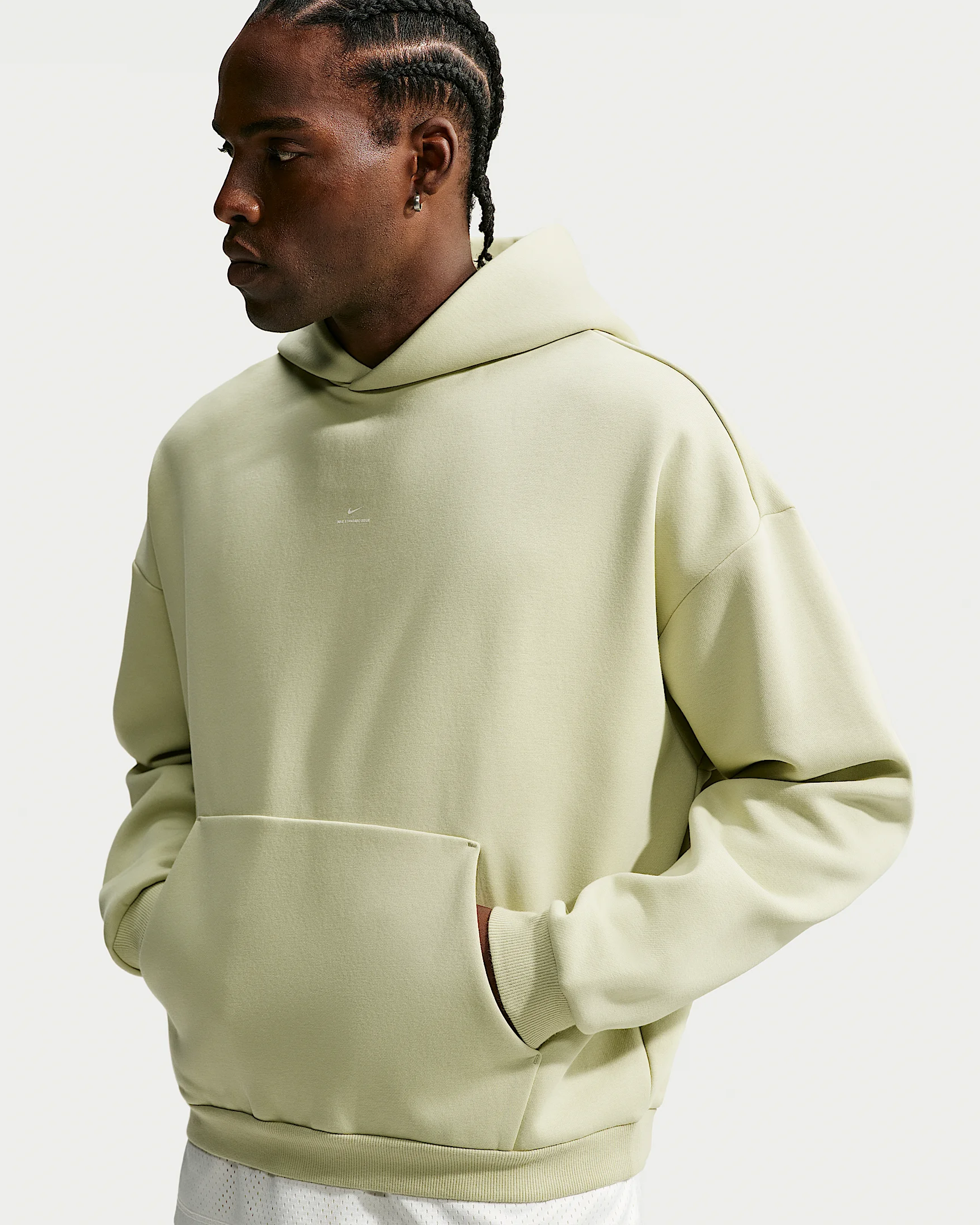 Nike Standard Issue Men's Therma-FIT Brushed Basketball Pullover Hoodie - 1