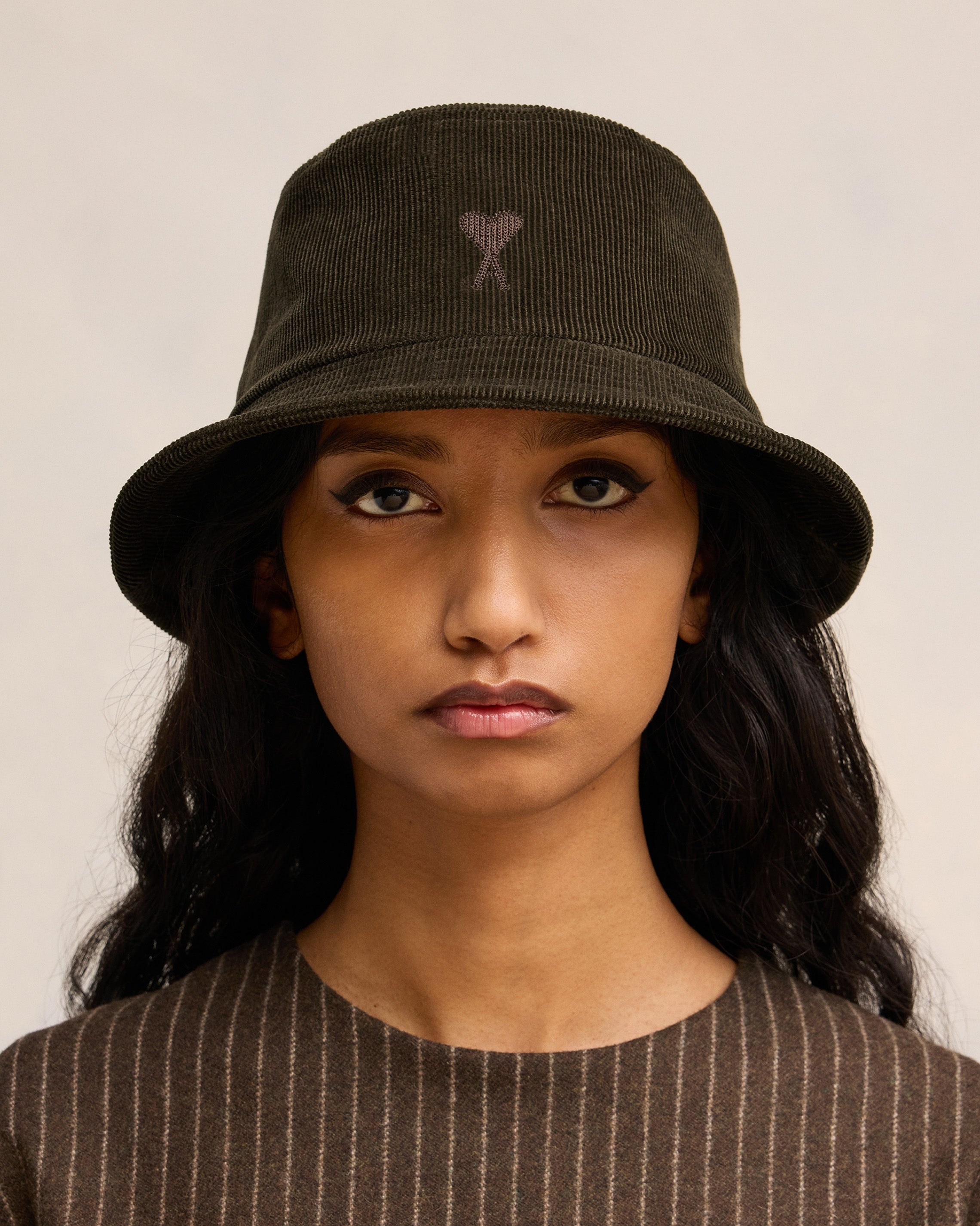 TONAL AMI DE COEUR EMBROIDERY BUCKET HAT - 2