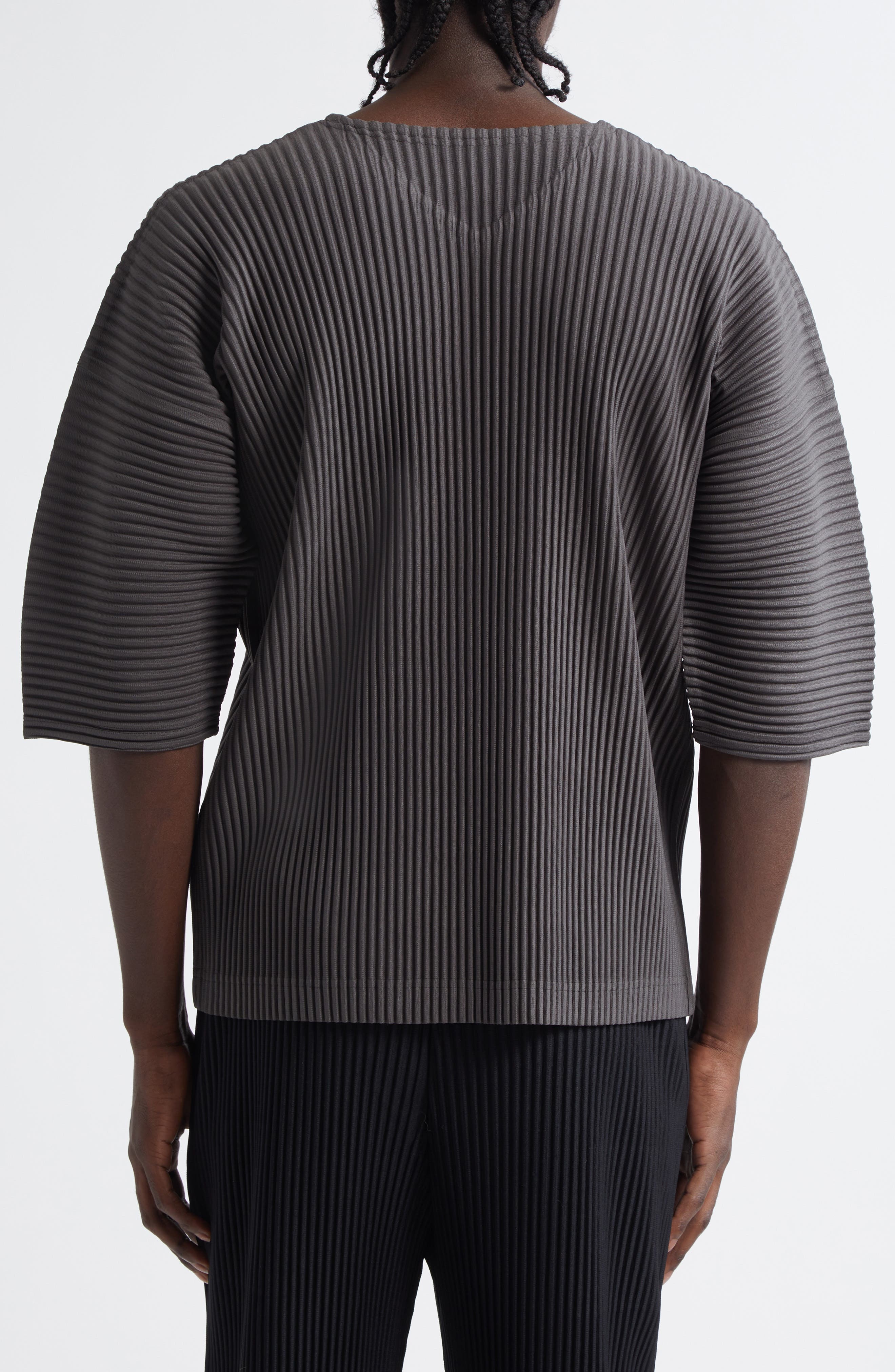 Homme Plissé Issey Miyake Monthly Colors March V-Neck Shirt in Charcoal Gray at Nordstrom - 3