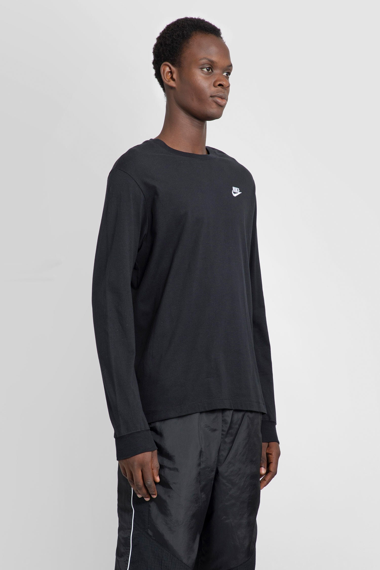 Long-Sleeve-T-Shirt - 2