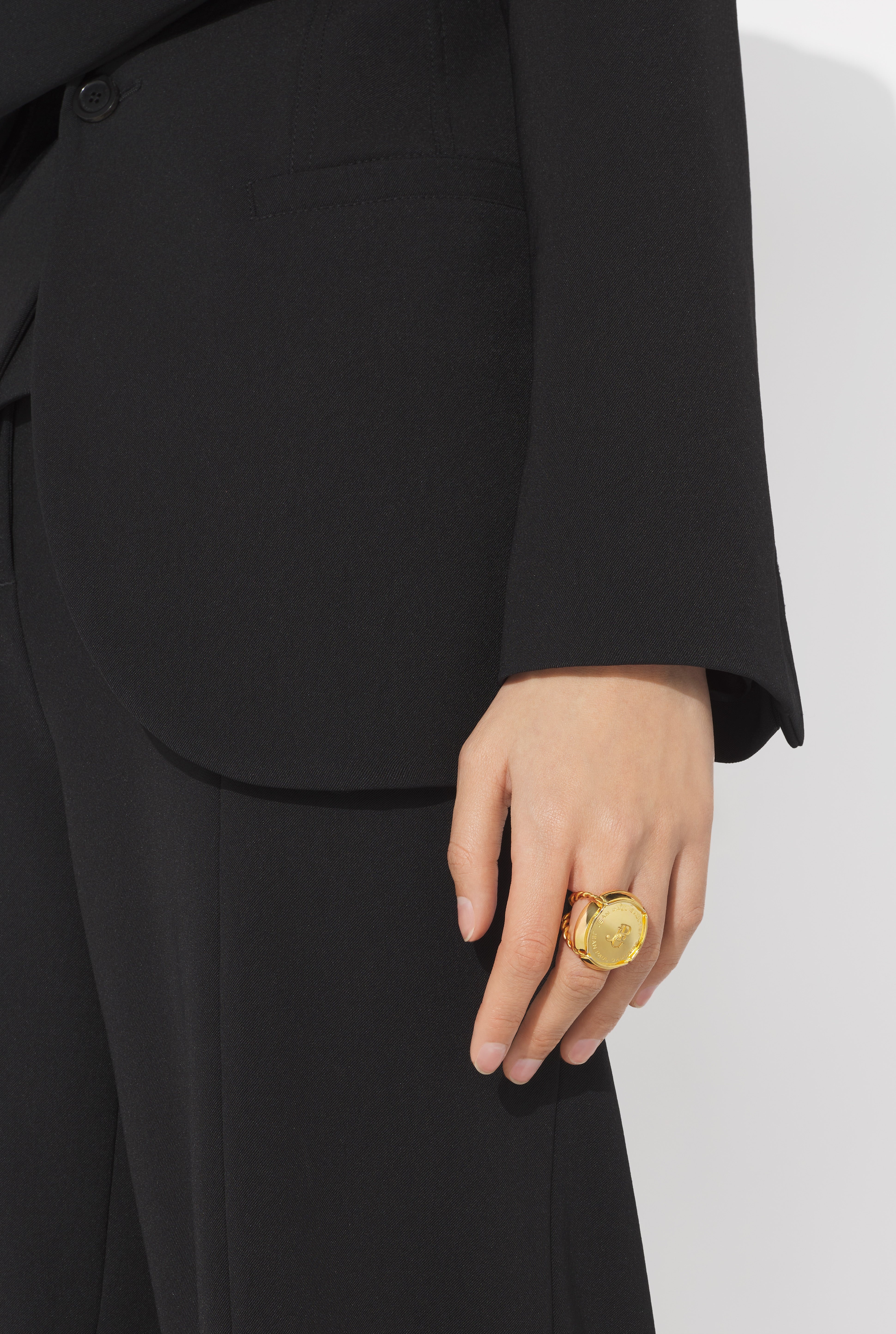 THE CHAMPAGNE RING - 2